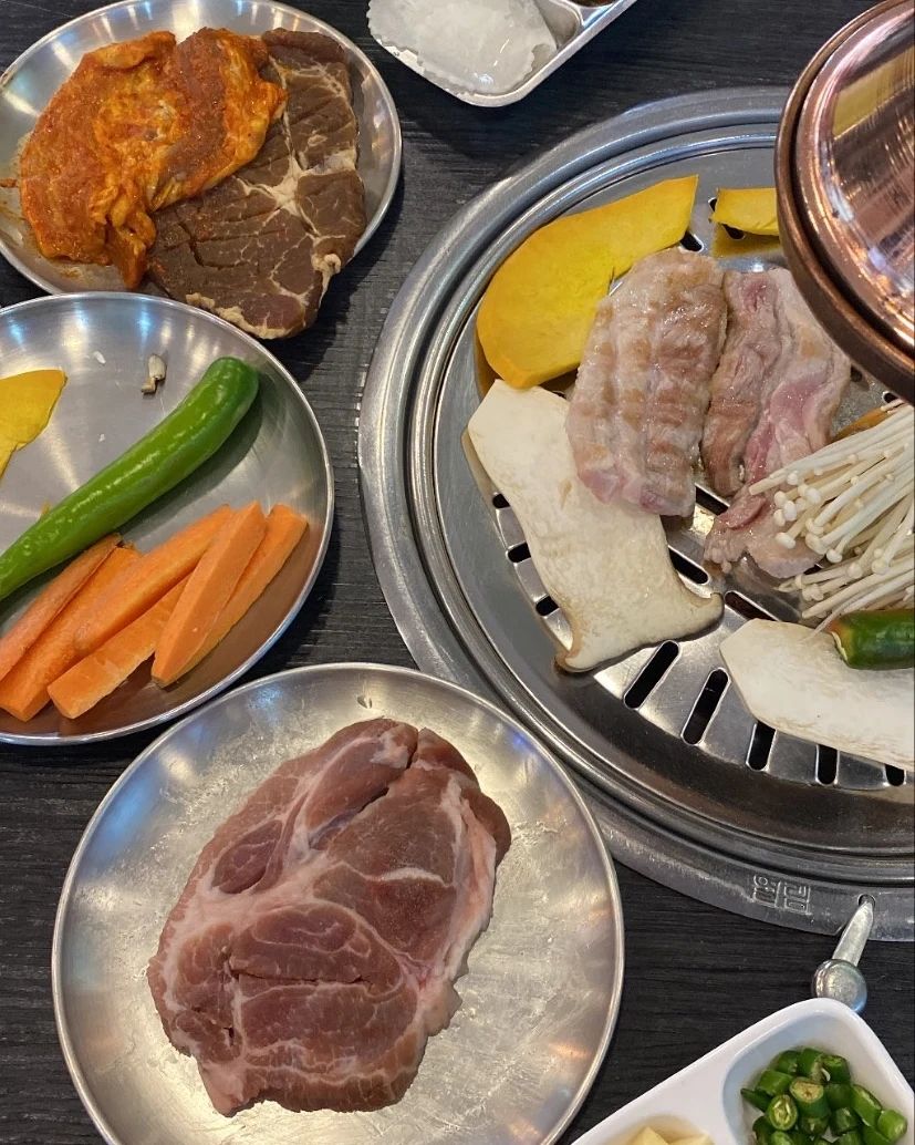 Gamsa_aree, Hana Korean BBQ, Yoon's Kitchen, Nene Korean BBQ Buffet, Kim's bbq, Saemaeul Thailand, Drum BBQ, Factory Buffet, GoGi SeKi, Seoul BBQ, Nammaejipthailand, The Tongkeungui, Seoul Garden, Kwang Han Roo, Jeju BBQ 제주 บุฟเฟ่ต์ปิ้งย่างเกาหลี, Palsaik Thailand, Kokinaemsae
