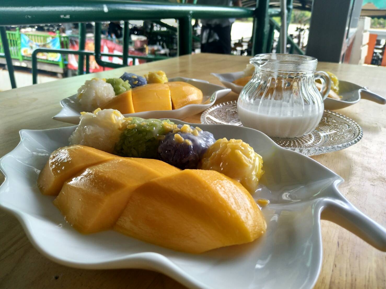บ้านโพธิ์ริเวอร์ไซด์, ร้านอาหารมธุรสเรือนแพ, Baan Melon Desert, ร้านบ้านเบญฯ, บ้านปูกรรเชียง, ร้านกุ้งนาง, ร้านชวนมา ริมแม่น้ำบางปะกง, ครัวแม่ส้มเกลี้ยง, ครัวปลาเถื่อน, แพเคียงน้ำ, ลุงตีฟและยาย, รวยเรือนแพ, เอกเขนก, ชัยครับ, แพพยงค์ ริมน้ำ, 111/11 บ้านริมคลอง, มีน้ำ มีปลา cafe&amp;restaurant