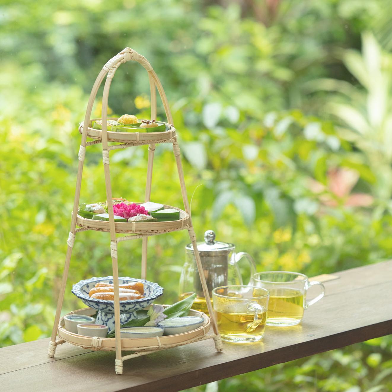 บ้านสวย ในสวน, Siam Brasserie , The Treehouse Nongchok, Natura Cafe, BaanNaiSuan Cafe&Yoga, Patom, Portobello & Désiré, ครัวบ้านสวนสุวรรณ, ร้านอาหารฐิตารีย์ สวนรถไฟ จตุจักร, บ้านสวน อบอวลรัก