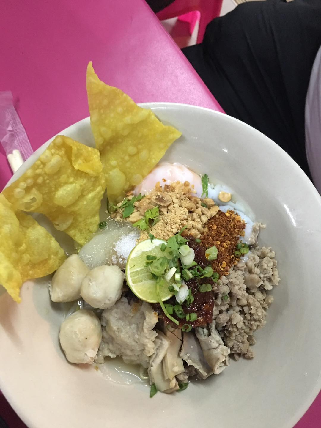 Cypher Gelato, สุกี้จินดา, สาขาลาดพร้าววังหิน, เถ่าชิ่ว น้ำเต้าหู้มือหนึ่ง, เตาถ่าน หมูกระทะ, Unfinished Coffee Roaster, เซี้ยม ก๋วยเตี๋ยวสุโขทัย วังหิน, เครปป้าเฉื่อย, สาขา Plaza Lagoon, เฝอ'54, สาขาลาดพร้าววังหิน 60, ซ้งเป็ดพะโล้, ผัดไทยวังหิน Showปัง, ราดหน้าฟาไฉ, โกวนัน, โกวใหญ่ ก๋วยเตี๋ยวหมูต้มยำ, รัตนา ราชาบะหมี่เกี๊ยวข้าวหมูแดง, ทวีชัยเป็ดพะโล้, กล้วยทอดล้านช้าง, Wood Café, หมูมาไก่ไป, เลิศทิพย์วังหิน, ก๋วยเตี๋ยวต้มยำไข่ลาวา, Buta Shabu, โก โรตีชาชัก ลาดพร้าววังหิน