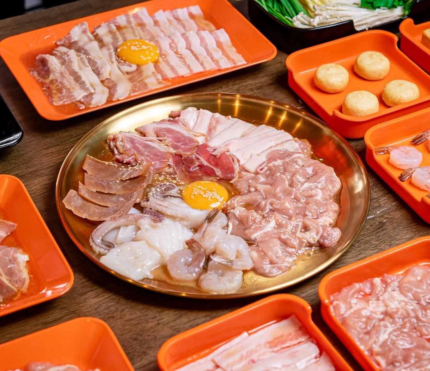 Everyday mookrata &amp; cafe, นั่งปิ้ง หมูกระทะ, Sky grill หมูกระทะ, อารียา หมูกระทะ สาขา 3 รูฟท็อป, หมูกระทะคนรวย, หมูหมึกกุ้ง, Bargyuu, ปิ้งเนย บุฟเฟ่ต์ปิ้งย่างกระทะร้อน อโศก on-the-roof