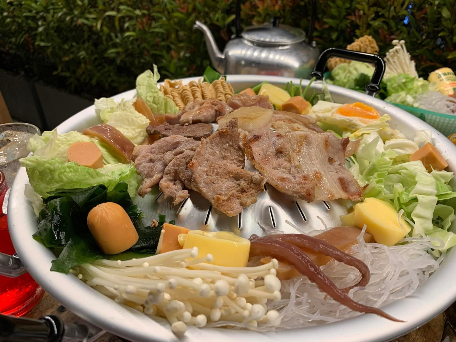 Everyday mookrata &amp; cafe, นั่งปิ้ง หมูกระทะ, Sky grill หมูกระทะ, อารียา หมูกระทะ สาขา 3 รูฟท็อป, หมูกระทะคนรวย, หมูหมึกกุ้ง, Bargyuu, ปิ้งเนย บุฟเฟ่ต์ปิ้งย่างกระทะร้อน อโศก on-the-roof