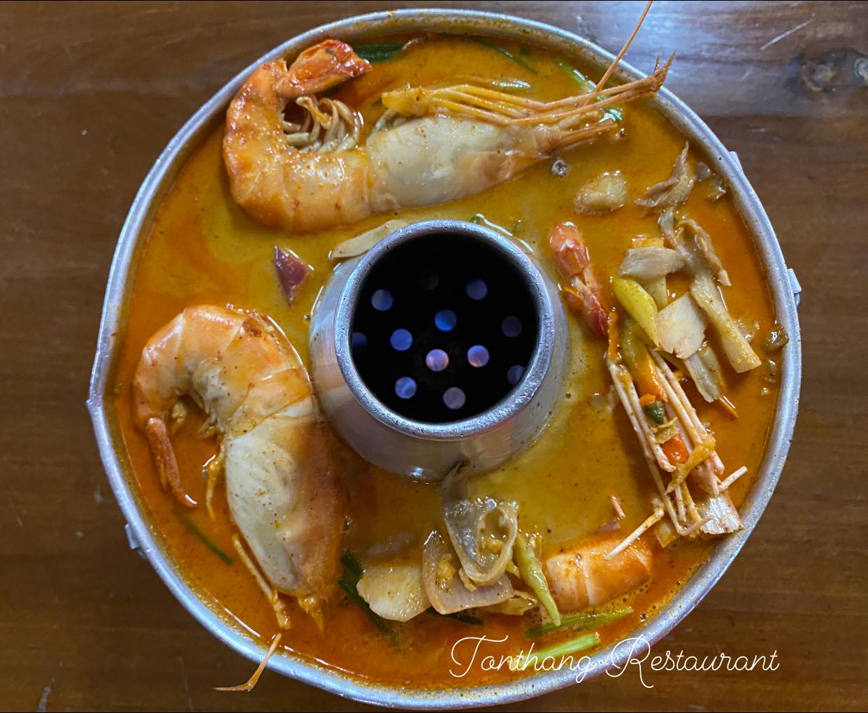 สะหวา, กลมกล่อม, ดอนญ่า, ต้นทาง, ครัวมะเรือง, ร้านข้าวต้ม 2500, เนินขุมทองการ์เด้นท์, นานหยวนบะหมี่เกี๊ยวกุ้ง, สาขากองบิน 56, ไก่ทอดเดชา, สาขาสนามบินหาดใหญ่, สบันงา, เหม่ยเหว่ย สาขาถนนสนามบิน, ร้านข้าวต้มมัดเนินขุมทอง คาเฟ่อาหารใต้