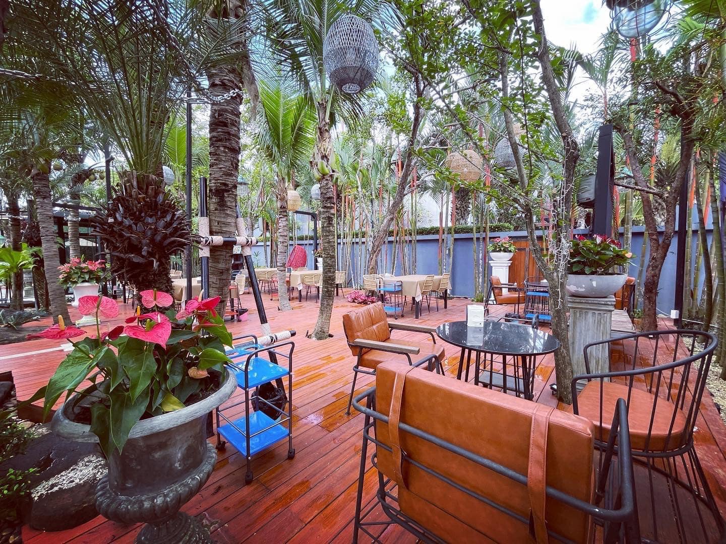 สะหวา, กลมกล่อม, ดอนญ่า, ต้นทาง, ครัวมะเรือง, ร้านข้าวต้ม 2500, เนินขุมทองการ์เด้นท์, นานหยวนบะหมี่เกี๊ยวกุ้ง, สาขากองบิน 56, ไก่ทอดเดชา, สาขาสนามบินหาดใหญ่, สบันงา, เหม่ยเหว่ย สาขาถนนสนามบิน, ร้านข้าวต้มมัดเนินขุมทอง คาเฟ่อาหารใต้