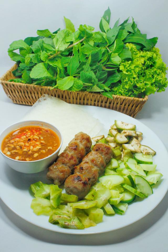 เมตตา หมูทอด, ข้าวมันไก่โง้วชุ้งฮวด, ร้านอาหารเรือนแพ, ป้าเก๋แหนมเนือง, ก๋วยเตี๋ยวต้มยำพริกเผาหมูบ่ะช่อ, อบเจริญ, ร้านก๋วยเตี๋ยวสวนรื่น ซ.จรัญฯ66/1, อรวรรณ แหนมเนือง, ครัวศรแดง, ยุ้ยกี่บะหมี่ราชวิถี