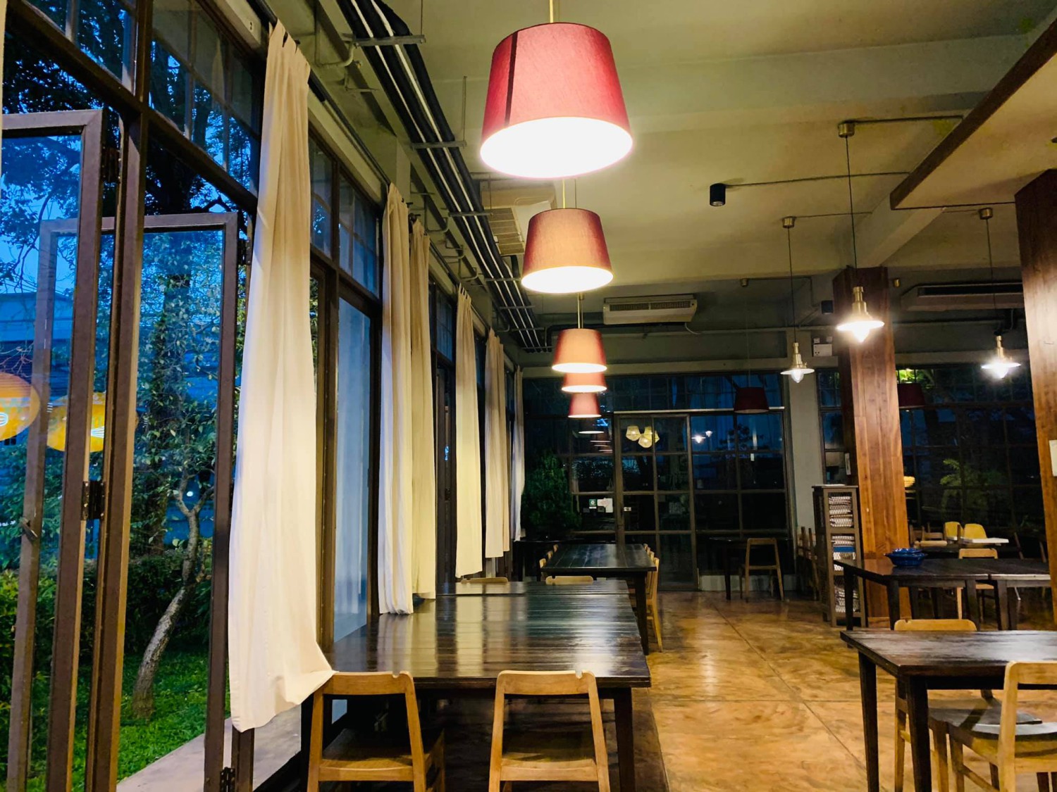 Nomimono Izakaya, กะทิบ้านอาหารไทยและขนม, ก๋วยเตี๋ยวเรือนแพ, Sasi Bangkok, Blooming Cafe, 128 Craft & Soul, อิ่มใจ เสือร้อง, Cafe Casta, ต๋องริมทาง, Wife's Restaurant, บ้านสวนองุ่น, เฮือนลำพูน, COAL Bistro, SUNKISS.bangkok, ร้านดวงเดือนจิ้มจุ่มอาหารอีสาน, ก๋วยเตี๋ยวไม่มีชื่อ ตลิ่งชัน