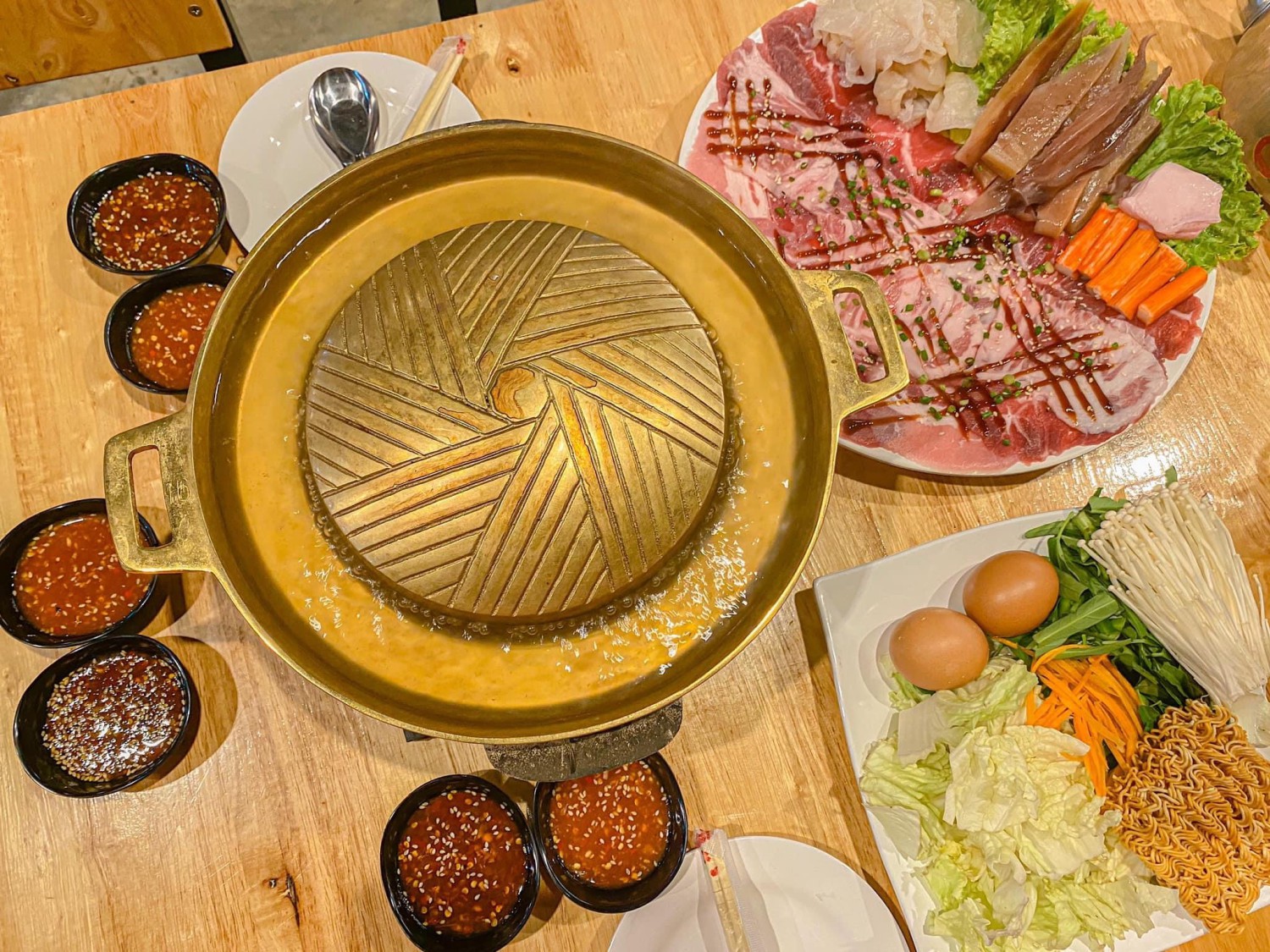 กอบัว, บ้านอาหารไทย, บ้านบัว, บ้านรั้วไม้ Cuisine & Cafe, ครัวหอมมันปู, ร้านไหน อุทยานหินเขางู ราชบุรี, สวนอาหาร รางตาล, Pakmud แซ่บหมูทะ, สาขาโพธาราม, ถึงพริกถึงขิง, มะม่วงคู่, เนื้อต้มบ้านสิงห์ เจ๊ติ๋ม, โกรกแดง, ชุมทางของอร่อย, Mainichi365, Octospider restaurant, Lim cafe Photaram, ครัวตะนาวศรี สวนผึ้ง ราชบุรี, อาตี๋โกปี๊, โอปอชิฟฟ่อนเค้ก, ก๋วยเตี๋ยวปลาแม่กลอง, ติ๋มเค้กมะพร้าวอ่อน, ก๋วยเตี๋ยวโบราณป้าฮวย, โอ่งข้าวโอ่งน้ำ, ครัวม่อนไข่ สวนผึ้ง ราชบุรี, ShabuDo