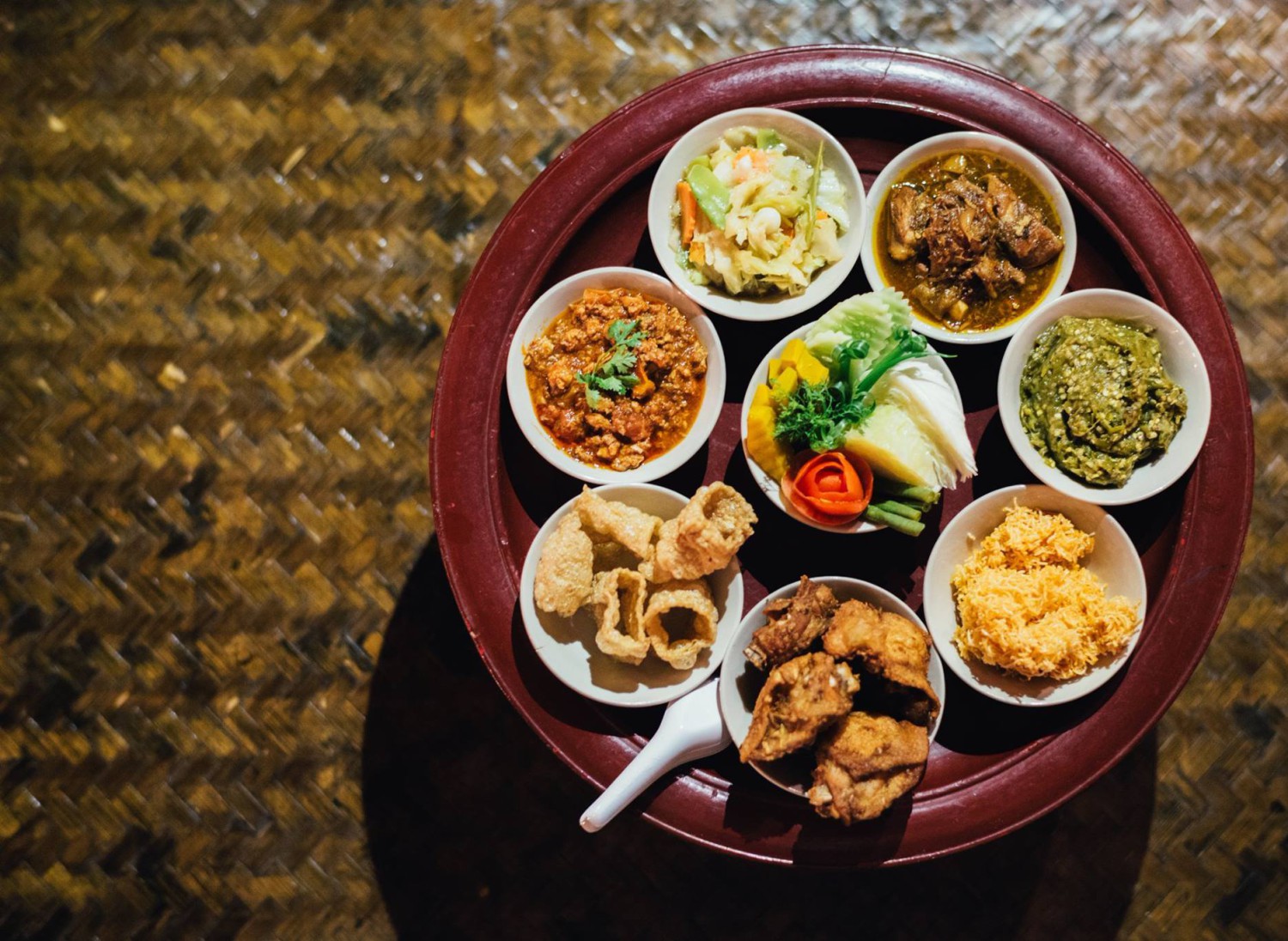 เฮือนขันโตก ขนมจีน บ้านน้ำพริก, Mira Cuisine, ถึงเจียงใหม่ คิทเช่น อาหารเหนือ, สบันงา, คุ้มขันโตก, ลำแต๊ๆ, หอมป้อมหอมเป, บ้านขันโตกฮาลาล