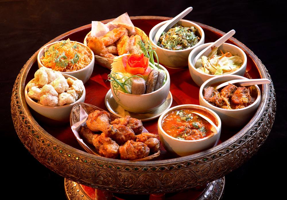 เฮือนขันโตก ขนมจีน บ้านน้ำพริก, Mira Cuisine, ถึงเจียงใหม่ คิทเช่น อาหารเหนือ, สบันงา, คุ้มขันโตก, ลำแต๊ๆ, หอมป้อมหอมเป, บ้านขันโตกฮาลาล