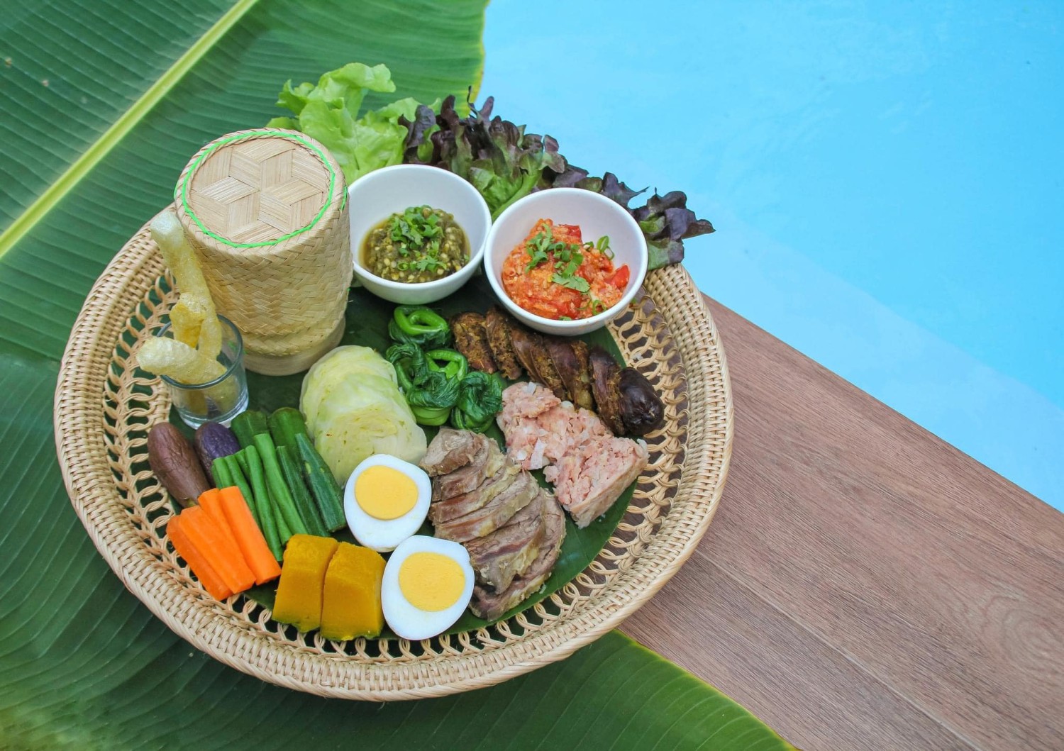เฮือนขันโตก ขนมจีน บ้านน้ำพริก, Mira Cuisine, ถึงเจียงใหม่ คิทเช่น อาหารเหนือ, สบันงา, คุ้มขันโตก, ลำแต๊ๆ, หอมป้อมหอมเป, บ้านขันโตกฮาลาล