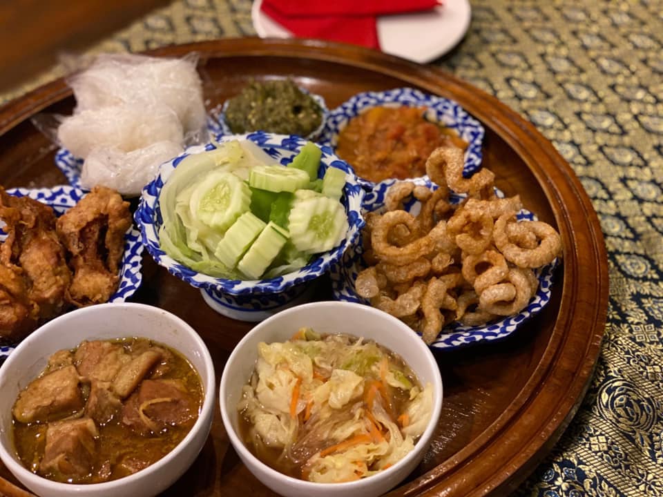 เฮือนขันโตก ขนมจีน บ้านน้ำพริก, Mira Cuisine, ถึงเจียงใหม่ คิทเช่น อาหารเหนือ, สบันงา, คุ้มขันโตก, ลำแต๊ๆ, หอมป้อมหอมเป, บ้านขันโตกฮาลาล