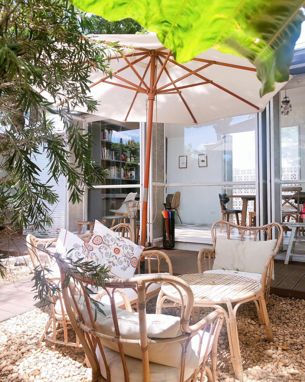 DULCE Casa de Pan, COME escape cafe, Iriscoffee, ปนิษ, Baan Orpor, Loading Caffeine, Little Hideout, Real Cafe, Simple Day Gelato, Cafe' Precious Space Time