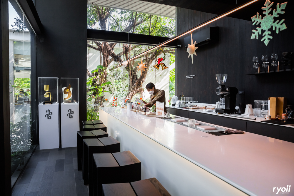NANA Coffee Roasters, Mmc.bkk, FO SHO BRO, Dear December Cafe, The 66 Cottage, The Black Forest, Bougain Cafe & Crafts, La Mesa Coffee Co., Coffee Station, Gooseberry Coffee Bearing-Lasalle, OOOz.cafe , Shalala Cafe