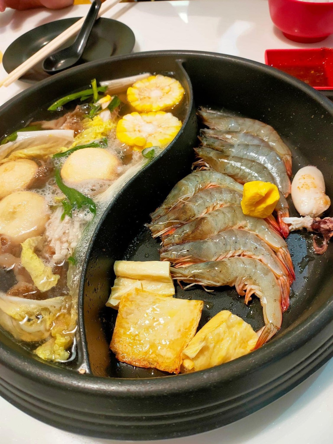 Baan suki, Y.O.U หมูกระทะ, JJANG restaurant and BBQ, ฮ่องเต้ สุกี้-ปิ้งย่าง บุฟเฟ่ต์, สุกี้ตี๋น้อย, สาขาเลียบด่วนเอกมัยรามอินทรา, BestBeef, ปิ้ง-ย่างเทวดา, Happy Suki, 18 มงกุฎ สุกี้-ชาบู, สุกี้ดารา, อร่อยติ่มซำ สุกี้สไตล์ฮ่องกง