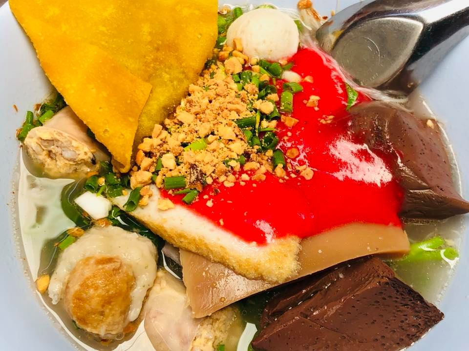 เย็นตาโฟรสเด็ดโบสถ์แม่พระฟาติมา, เย็นตาโฟ คอนแวนต์, อู๋ เย็นตาโฟประตูผี, ร้านไทยรุ่งเรืองเย็นตาโฟเจริญผล, ศาลาแดงเย็นตาโฟ, ปุ๊ เย็นตาโฟ, เตี้ยเย็นตาโฟ, ชาละวันเย็นตาโฟ, เฮียตี๋ ก๋วยเตี๋ยวลูกชิ้นปลาเย็นตาโฟเยาวราชลาดพร้าววังหิน, จิระเย็นตาโฟ, โฟพ่นไฟ, พัวกี่, นายอ้วนเย็นตาโฟเสาชิงช้า, เจ๊อี่ เย็นตาโฟ ต้มยำ, ก๋วยเตี๋ยวเย็นตาโฟพี่หมู รสเด็ด, เม้งโภชนา ปิ่นเกล้า ลูกชิ้นปลา, เจ๊น้อยเย็นตาโฟ พระราม4, เย็นตาโฟ62, ใช่ เตี๋ยวปลา, เย็นตาโฟโพธาราม, เจ้อ้วนเย็นตาโฟ Jeauan yentafo, เย็นตาโฟฮ่องเต้ ศรีย่าน, เย็นตาโฟป้าเสนา เล้งแซ่บ, เพ้งเย็นตาโฟเจ้าเก่า ตลาดห้วยขวาง