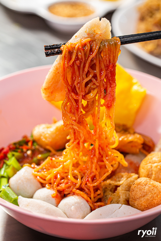 เย็นตาโฟรสเด็ดโบสถ์แม่พระฟาติมา, เย็นตาโฟ คอนแวนต์, อู๋ เย็นตาโฟประตูผี, ร้านไทยรุ่งเรืองเย็นตาโฟเจริญผล, ศาลาแดงเย็นตาโฟ, ปุ๊ เย็นตาโฟ, เตี้ยเย็นตาโฟ, ชาละวันเย็นตาโฟ, เฮียตี๋ ก๋วยเตี๋ยวลูกชิ้นปลาเย็นตาโฟเยาวราชลาดพร้าววังหิน, จิระเย็นตาโฟ, โฟพ่นไฟ, พัวกี่, นายอ้วนเย็นตาโฟเสาชิงช้า, เจ๊อี่ เย็นตาโฟ ต้มยำ, ก๋วยเตี๋ยวเย็นตาโฟพี่หมู รสเด็ด, เม้งโภชนา ปิ่นเกล้า ลูกชิ้นปลา, เจ๊น้อยเย็นตาโฟ พระราม4, เย็นตาโฟ62, ใช่ เตี๋ยวปลา, เย็นตาโฟโพธาราม, เจ้อ้วนเย็นตาโฟ Jeauan yentafo, เย็นตาโฟฮ่องเต้ ศรีย่าน, เย็นตาโฟป้าเสนา เล้งแซ่บ, เพ้งเย็นตาโฟเจ้าเก่า ตลาดห้วยขวาง