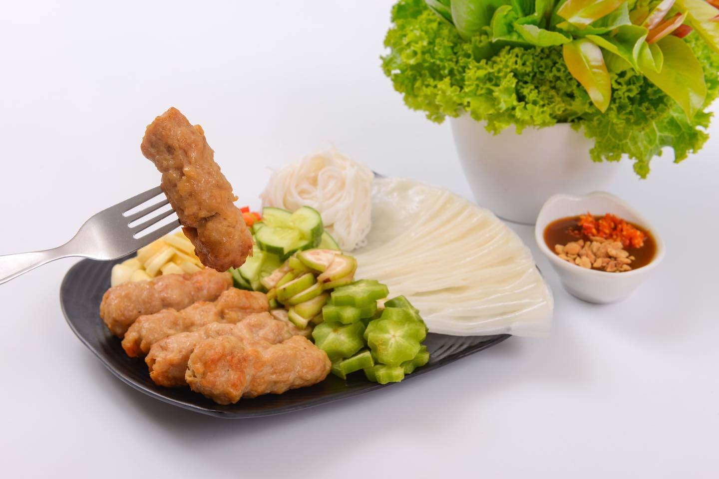 อิ่มเอิบแหนมเนือง, แอมเฮือง อาหารเวียตนาม, M.J. แหนมเนือง หนองคาย พลับพลาชัย, Arunee Cuisine, เชิญตะวัน, คำม่วน แหนมเนือง, สาขาหทัยราษฏร์, บ้านเวียดนาม คลอง4, Winner House, Pho Van, พี่หยองแหนมเนือง, วิลลี่แหนมเนือง Delivery, So Saigon เมืองทองธานี, กรีน แหนมเนือง, Saigon Recipe, Eat Viet, ครัวเมืองเว้ ลาว-ญวน, แหนมเนืองลับแล, แหนมเนืองคุณอ้อ, ลองดู, SAIGON VIETNAMESE RESTAURANT, โรงแรม ASIA HOTEL, VT แหนมเนือง, สาขาพระราม9, MJ แหนมเนืองอาหารเวียดนาม-อีสาน ทวีวัฒนา, ยัมมี่ แหนมเนือง เซ็นจูรี่ อ่อนนุช, Thuyền, แหนมเนืองนายช่าง Delivery