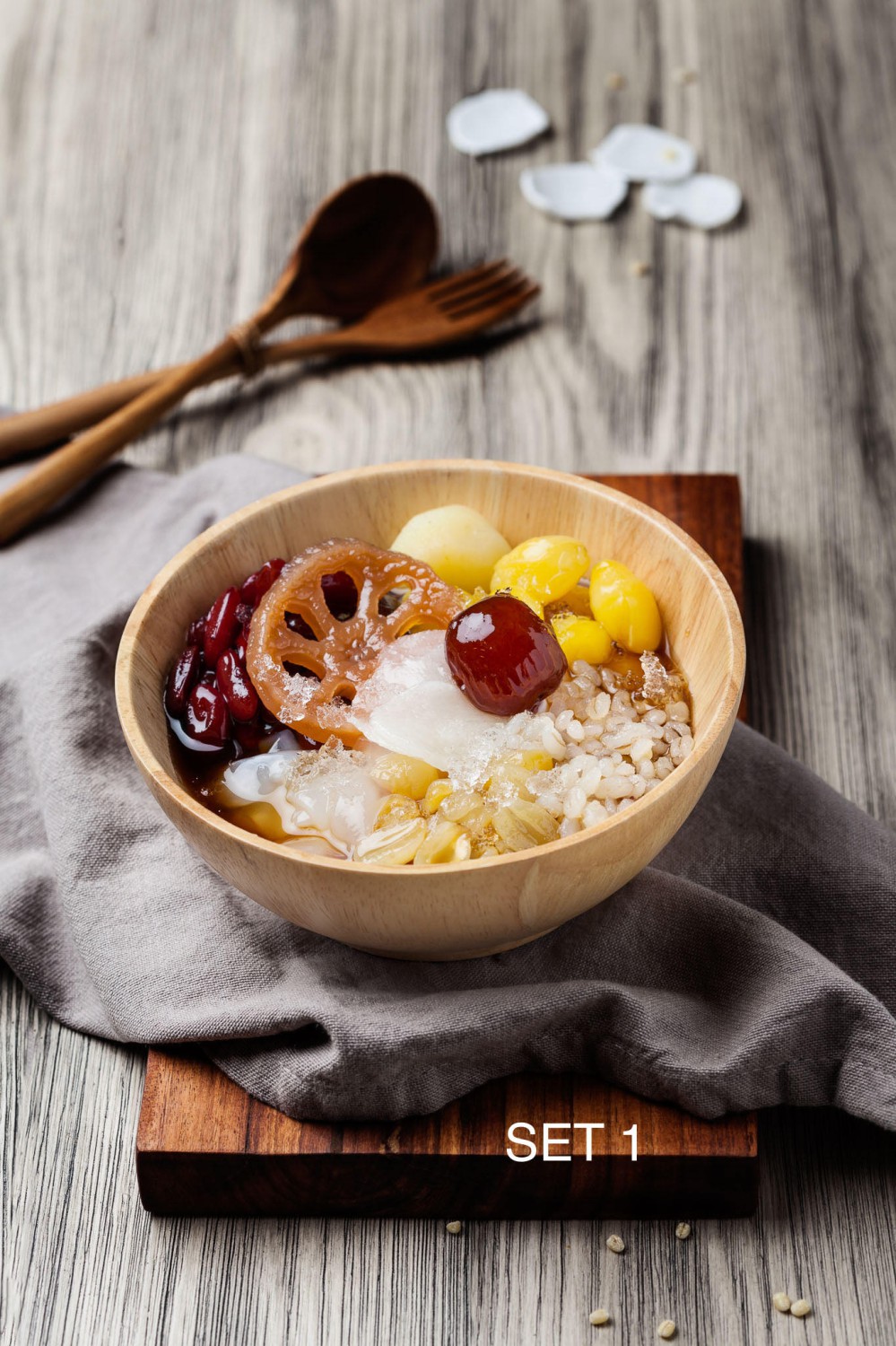 Anya Authentic Thai Cuisine, Kinu, สาขาเสาชิงช้า, ภูธรบาร์, ครัวอัปษร, สาขาถนนดินสอ, ขนมกุ๋ยช่ายเจ๊ต้อย, ตาชัยก๋วยเตี๋ยวสุโขทัย, โกปี๊เฮี้ยะไถ่กี่ ณ เสาชิงช้า, ไทยทำ เกาเหลาสมองหมู, จิต เตาถ่าน, ศิริพรโภชนา, มนต์ นมสด, เจ๊นี เผือกหิมะ, ลูกชิ้นหมูแพร่งนรา, นายอ้วนเย็นตาโฟเสาชิงช้า, สุขนิยม ขนมครกสิงคโปร์, ทิพย์สมัย ผัดไทยประตูผี, เช็งซิมอี๊ , สาขาเสาชิงช้า, Bite and Bond, ร้านติ่นฟง Tinn Feng, บรรพชน Bun Bar Chon, นมโจ เสาชิงช้า, ข้าวหมูแดงนายชุน