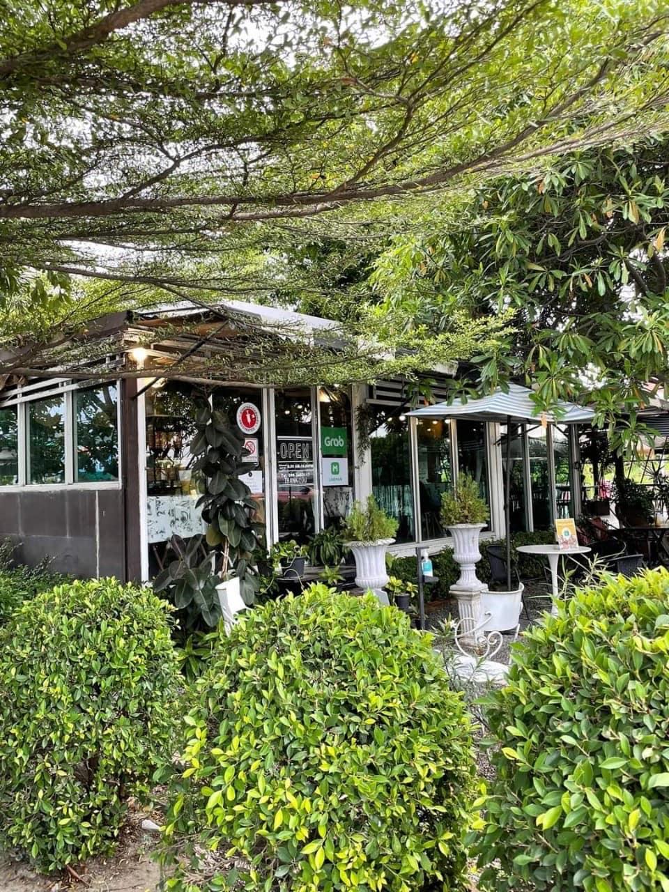 Way Coffee House, Piccolo BangSaen, Peaceful Cafe, Artory.cafe.crafts, Cubbie ‘s, To Die For Coffee, U Cafe & Bakery, A blank coffee, Coffee Train, WON HOUSE, Standtall Coffee, Small House Coffee