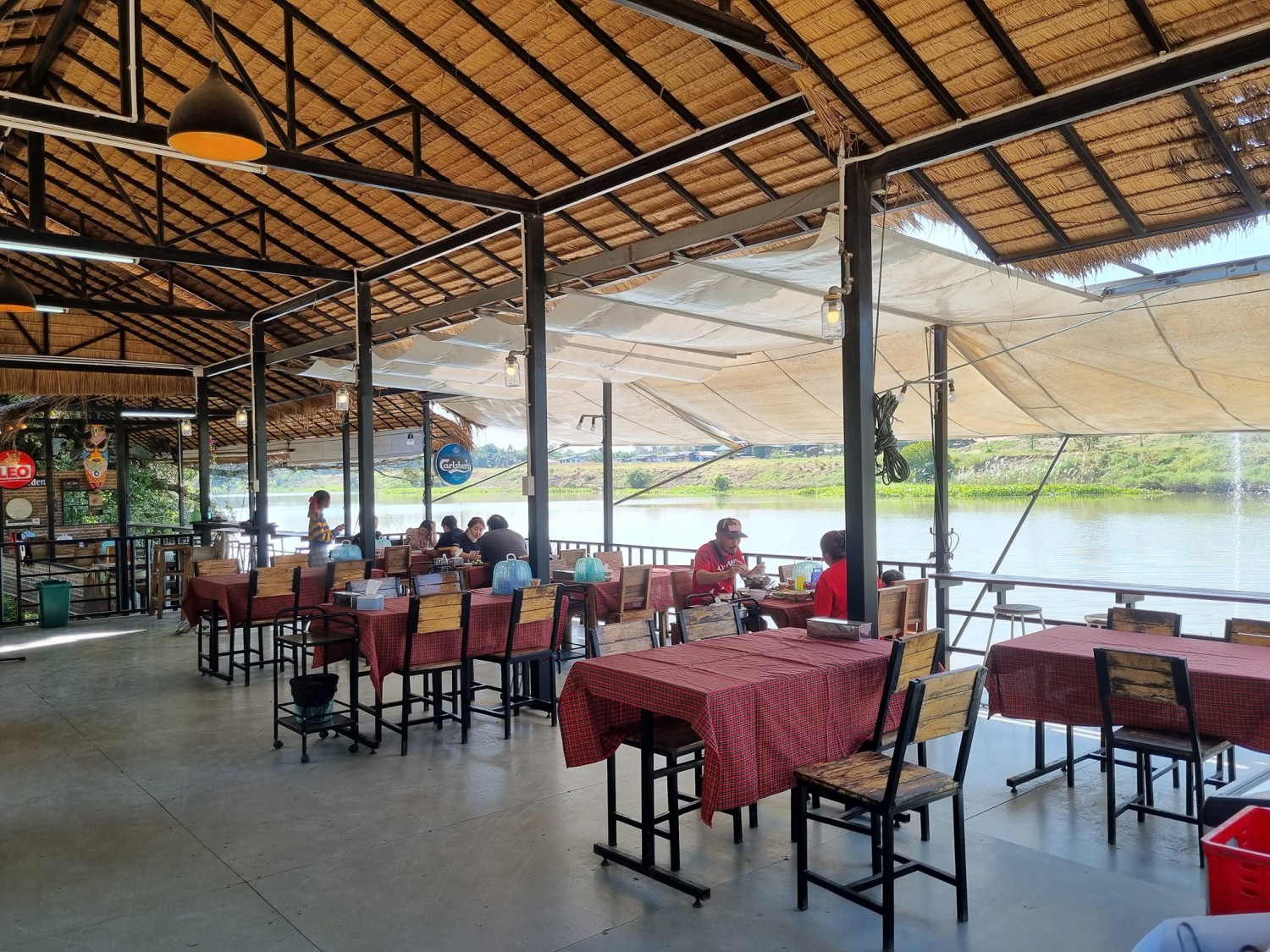 ก๋วยเตี๋ยวเรือในคลอง อยุธยา, กรุงเก่า"เตี๋ยวเรือ", ก๋วยเตี๋ยวเรือลวกปากริมคลอง &amp; หมูกะทะ อยุธยา, ก๋วยเตี๋ยวเรืออยุธยา-โอชินสูตรโบราณ, ร้านก๋วยเตี๋ยวเรือโอ่งบนแพริมแม่น้ำน้อย, ก๋วยเตี๋ยวเรือกิมหลวน อยุธยา, ก๋วยเตี๋ยวเรือ ตาลเดี่ยว'เตี๋ยวเรือ, ก๋วยเตี๊ยวลุงแจ๊ะ (บัวหวาน), ร้านก๋วยเตี๋ยวตาไห (คลองท่อ), ก๋วยเตี๋ยวเรือแม่วันดี อยุธยา, ก๋วยเตี๋ยวเรือแม่ต่วม อยุธยา, ก๋วยเตี๋ยวเรือ เสือร้องไห้, ก๋วยเตี๋ยวเรือ "รสโจ๊ะ" ป้าไวท์, ก๋วยเตี๋ยวเรืออยุธยา ป้าษา2, ก๋วยเตี๋ยววัดใหญ่, ก๋วยเตี๋ยวเรือห้อยขา อยุธยา, ก๋วยเตี๋ยวเรือนายอ๊อฟ สูตร”ยายจง”รสดั้งเดิม, ไทยเทวา ก๋วยเตี๋ยวเรืออยุธยา, ต้อยตลาดแตก สาขาใหญ่ ก๋วยเตี๋ยวเรืออยุธยา