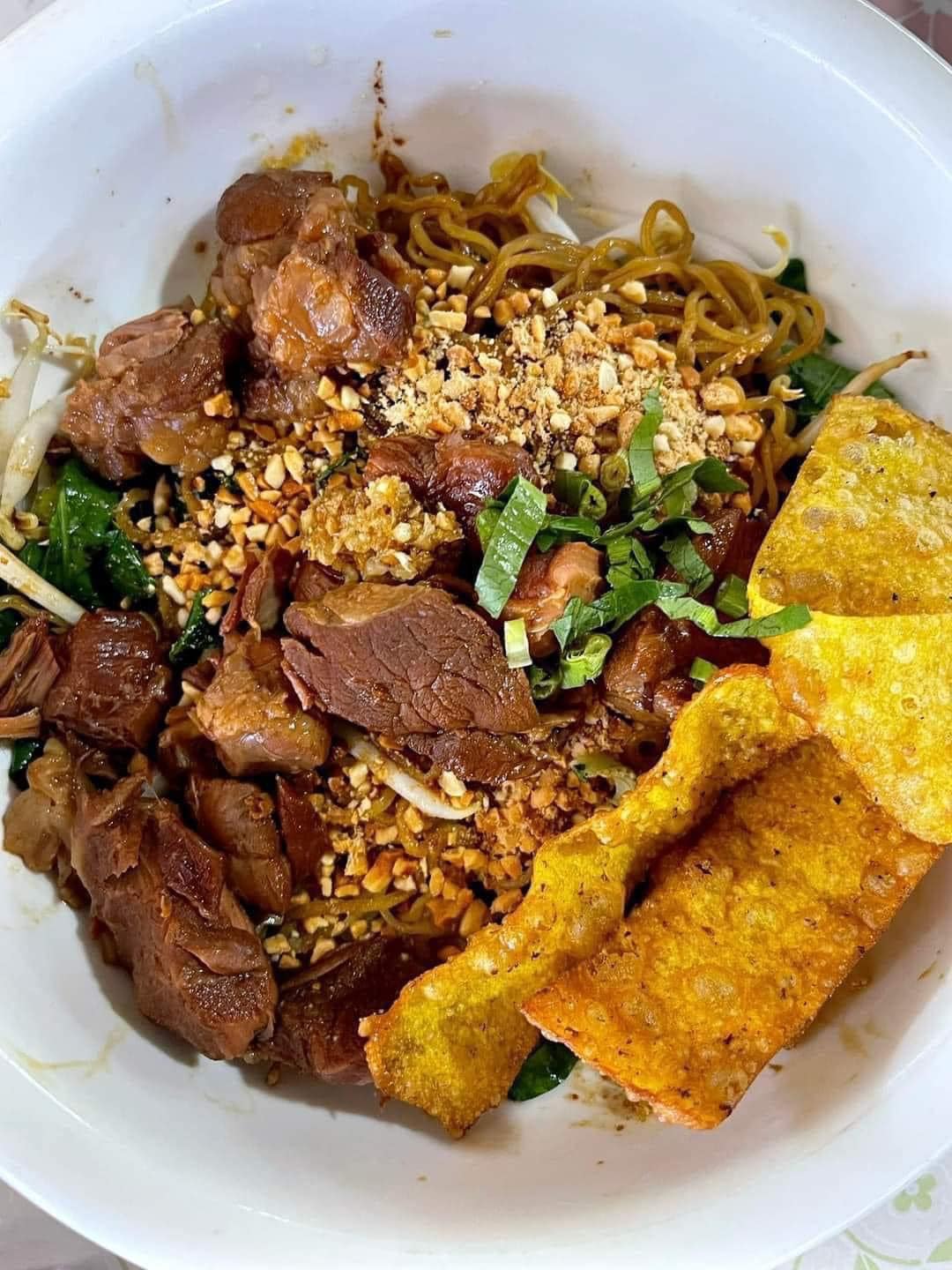 ก๋วยเตี๋ยวเรือในคลอง อยุธยา, กรุงเก่า"เตี๋ยวเรือ", ก๋วยเตี๋ยวเรือลวกปากริมคลอง &amp; หมูกะทะ อยุธยา, ก๋วยเตี๋ยวเรืออยุธยา-โอชินสูตรโบราณ, ร้านก๋วยเตี๋ยวเรือโอ่งบนแพริมแม่น้ำน้อย, ก๋วยเตี๋ยวเรือกิมหลวน อยุธยา, ก๋วยเตี๋ยวเรือ ตาลเดี่ยว'เตี๋ยวเรือ, ก๋วยเตี๊ยวลุงแจ๊ะ (บัวหวาน), ร้านก๋วยเตี๋ยวตาไห (คลองท่อ), ก๋วยเตี๋ยวเรือแม่วันดี อยุธยา, ก๋วยเตี๋ยวเรือแม่ต่วม อยุธยา, ก๋วยเตี๋ยวเรือ เสือร้องไห้, ก๋วยเตี๋ยวเรือ "รสโจ๊ะ" ป้าไวท์, ก๋วยเตี๋ยวเรืออยุธยา ป้าษา2, ก๋วยเตี๋ยววัดใหญ่, ก๋วยเตี๋ยวเรือห้อยขา อยุธยา, ก๋วยเตี๋ยวเรือนายอ๊อฟ สูตร”ยายจง”รสดั้งเดิม, ไทยเทวา ก๋วยเตี๋ยวเรืออยุธยา, ต้อยตลาดแตก สาขาใหญ่ ก๋วยเตี๋ยวเรืออยุธยา