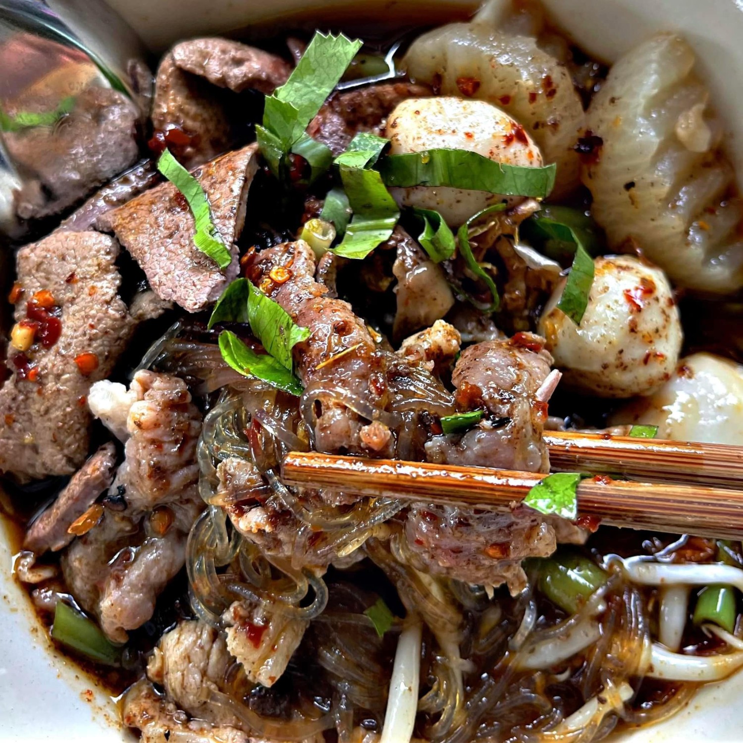 ก๋วยเตี๋ยวเรือในคลอง อยุธยา, กรุงเก่า"เตี๋ยวเรือ", ก๋วยเตี๋ยวเรือลวกปากริมคลอง &amp; หมูกะทะ อยุธยา, ก๋วยเตี๋ยวเรืออยุธยา-โอชินสูตรโบราณ, ร้านก๋วยเตี๋ยวเรือโอ่งบนแพริมแม่น้ำน้อย, ก๋วยเตี๋ยวเรือกิมหลวน อยุธยา, ก๋วยเตี๋ยวเรือ ตาลเดี่ยว'เตี๋ยวเรือ, ก๋วยเตี๊ยวลุงแจ๊ะ (บัวหวาน), ร้านก๋วยเตี๋ยวตาไห (คลองท่อ), ก๋วยเตี๋ยวเรือแม่วันดี อยุธยา, ก๋วยเตี๋ยวเรือแม่ต่วม อยุธยา, ก๋วยเตี๋ยวเรือ เสือร้องไห้, ก๋วยเตี๋ยวเรือ "รสโจ๊ะ" ป้าไวท์, ก๋วยเตี๋ยวเรืออยุธยา ป้าษา2, ก๋วยเตี๋ยววัดใหญ่, ก๋วยเตี๋ยวเรือห้อยขา อยุธยา, ก๋วยเตี๋ยวเรือนายอ๊อฟ สูตร”ยายจง”รสดั้งเดิม, ไทยเทวา ก๋วยเตี๋ยวเรืออยุธยา, ต้อยตลาดแตก สาขาใหญ่ ก๋วยเตี๋ยวเรืออยุธยา