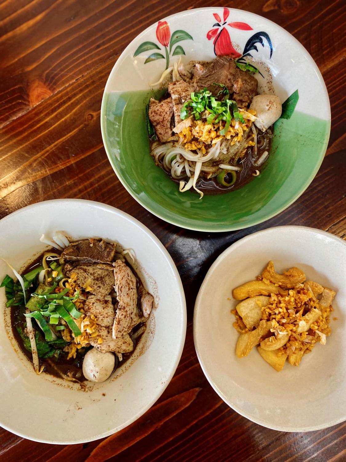 ก๋วยเตี๋ยวเรือในคลอง อยุธยา, กรุงเก่า"เตี๋ยวเรือ", ก๋วยเตี๋ยวเรือลวกปากริมคลอง &amp; หมูกะทะ อยุธยา, ก๋วยเตี๋ยวเรืออยุธยา-โอชินสูตรโบราณ, ร้านก๋วยเตี๋ยวเรือโอ่งบนแพริมแม่น้ำน้อย, ก๋วยเตี๋ยวเรือกิมหลวน อยุธยา, ก๋วยเตี๋ยวเรือ ตาลเดี่ยว'เตี๋ยวเรือ, ก๋วยเตี๊ยวลุงแจ๊ะ (บัวหวาน), ร้านก๋วยเตี๋ยวตาไห (คลองท่อ), ก๋วยเตี๋ยวเรือแม่วันดี อยุธยา, ก๋วยเตี๋ยวเรือแม่ต่วม อยุธยา, ก๋วยเตี๋ยวเรือ เสือร้องไห้, ก๋วยเตี๋ยวเรือ "รสโจ๊ะ" ป้าไวท์, ก๋วยเตี๋ยวเรืออยุธยา ป้าษา2, ก๋วยเตี๋ยววัดใหญ่, ก๋วยเตี๋ยวเรือห้อยขา อยุธยา, ก๋วยเตี๋ยวเรือนายอ๊อฟ สูตร”ยายจง”รสดั้งเดิม, ไทยเทวา ก๋วยเตี๋ยวเรืออยุธยา, ต้อยตลาดแตก สาขาใหญ่ ก๋วยเตี๋ยวเรืออยุธยา