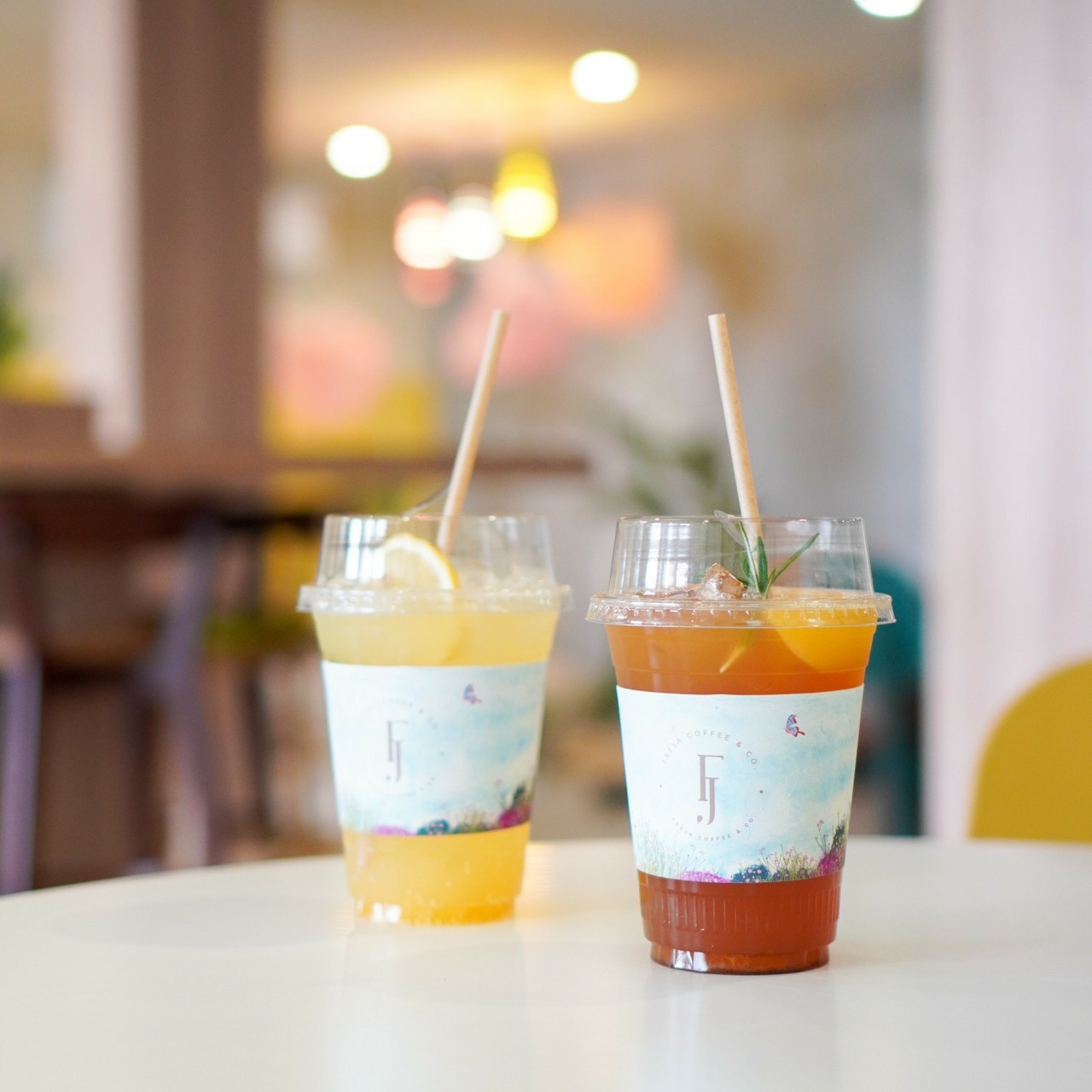 เรือนชายน้ำ Cafe&amp;Restaurant, ban.jingjo, See Sea Sun - แบบง่ายๆ, ขวัญข้าว ริเวอร์ไซด์, The sunflower cafe, KokoroCafe', FREJA Coffee &amp; Co, Rays River Cafe, Behind The Beans, พร้าวหอมคาเฟ่, Kinlamoon, House Cafe', บ้านสวนพาฝัน, La Bella Cafe, PakPap Cafe, ขมุน คาเฟ่ มหาชัย, Baanthaicafe, ดีกัน คาเฟ่, COCO CAFE'