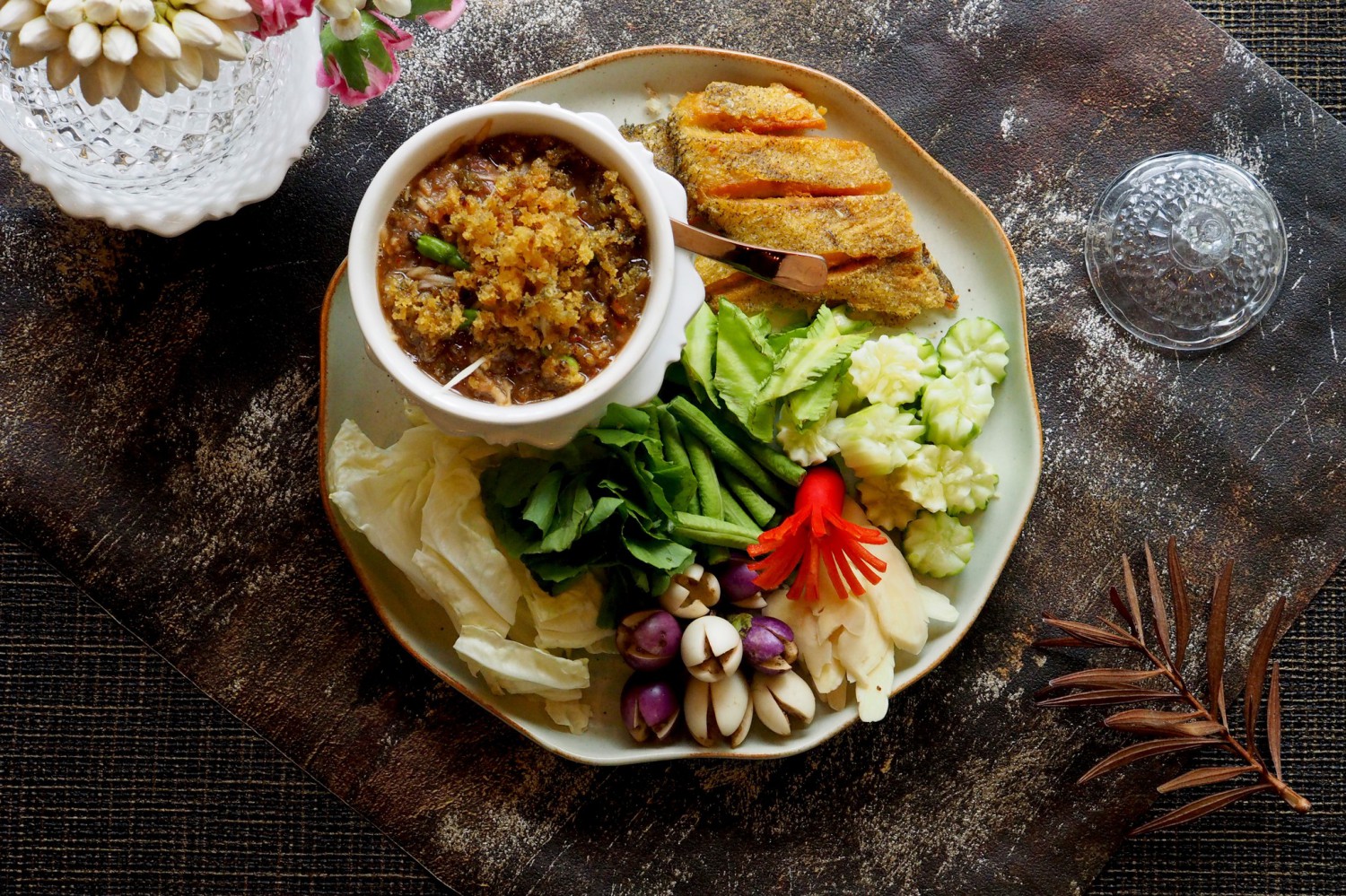 Anya Authentic Thai Cuisine, Kinu, สาขาเสาชิงช้า, ภูธรบาร์, ครัวอัปษร, สาขาถนนดินสอ, ขนมกุ๋ยช่ายเจ๊ต้อย, ตาชัยก๋วยเตี๋ยวสุโขทัย, โกปี๊เฮี้ยะไถ่กี่ ณ เสาชิงช้า, ไทยทำ เกาเหลาสมองหมู, จิต เตาถ่าน, ศิริพรโภชนา, มนต์ นมสด, เจ๊นี เผือกหิมะ, ลูกชิ้นหมูแพร่งนรา, นายอ้วนเย็นตาโฟเสาชิงช้า, สุขนิยม ขนมครกสิงคโปร์, ทิพย์สมัย ผัดไทยประตูผี, เช็งซิมอี๊ , สาขาเสาชิงช้า, Bite and Bond, ร้านติ่นฟง Tinn Feng, บรรพชน Bun Bar Chon, นมโจ เสาชิงช้า, ข้าวหมูแดงนายชุน