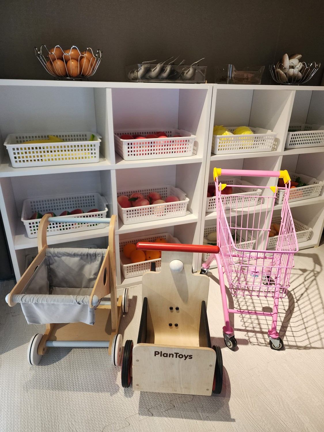 Kiddies’ House, ม้าก้านกล้วย คิดส์คาเฟ่, Little sheep kids cafe, Kickinkids, Moana Cafe, Organika Cafe and Play, Little Barn Kids Cafe, Pumpkin Art Town, DUBUA CAFE, FARM LUCK, Dressage Horse Café, Buttercup, Mari go round