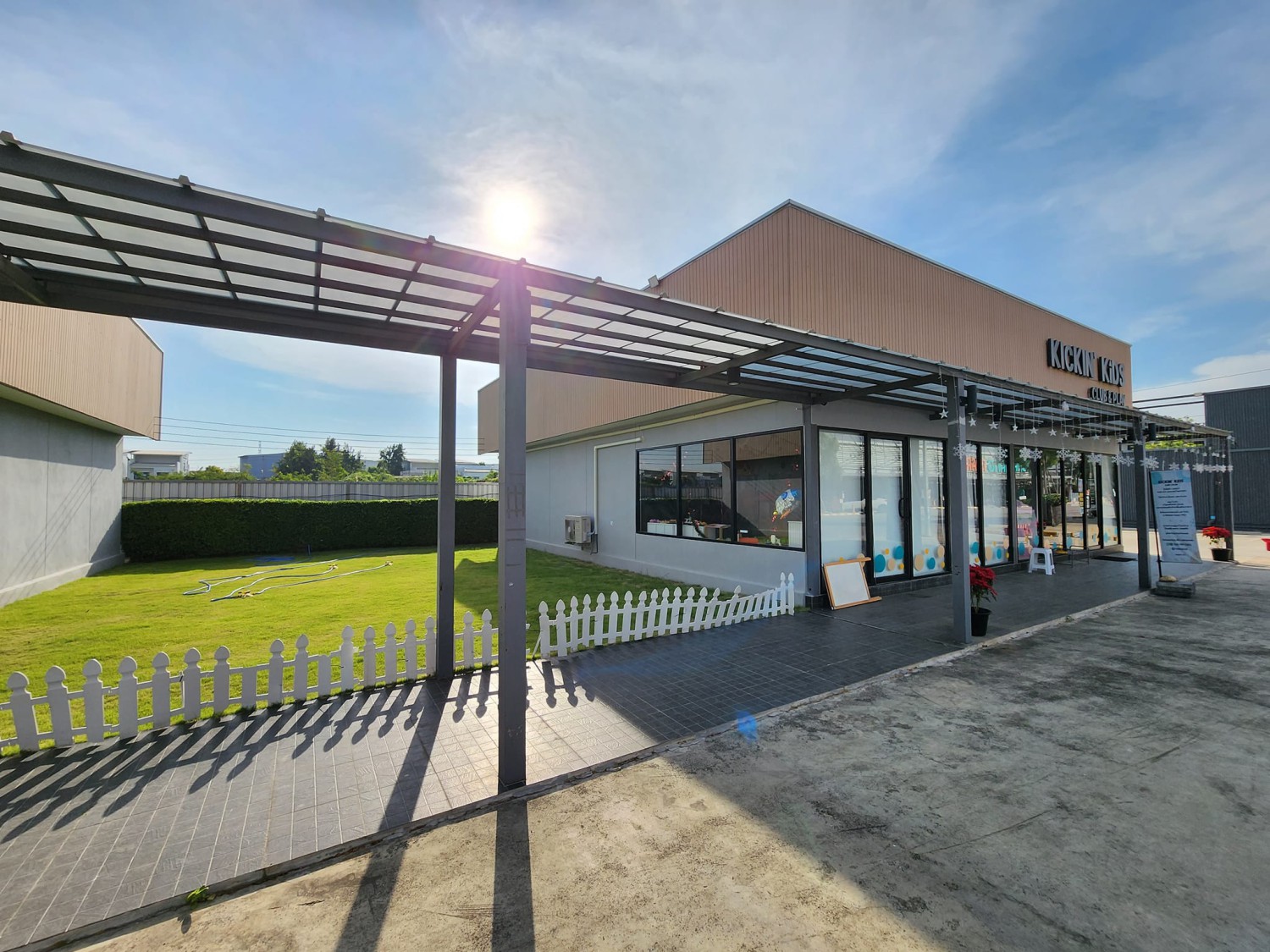 Kiddies’ House, ม้าก้านกล้วย คิดส์คาเฟ่, Little sheep kids cafe, Kickinkids, Moana Cafe, Organika Cafe and Play, Little Barn Kids Cafe, Pumpkin Art Town, DUBUA CAFE, FARM LUCK, Dressage Horse Café, Buttercup, Mari go round