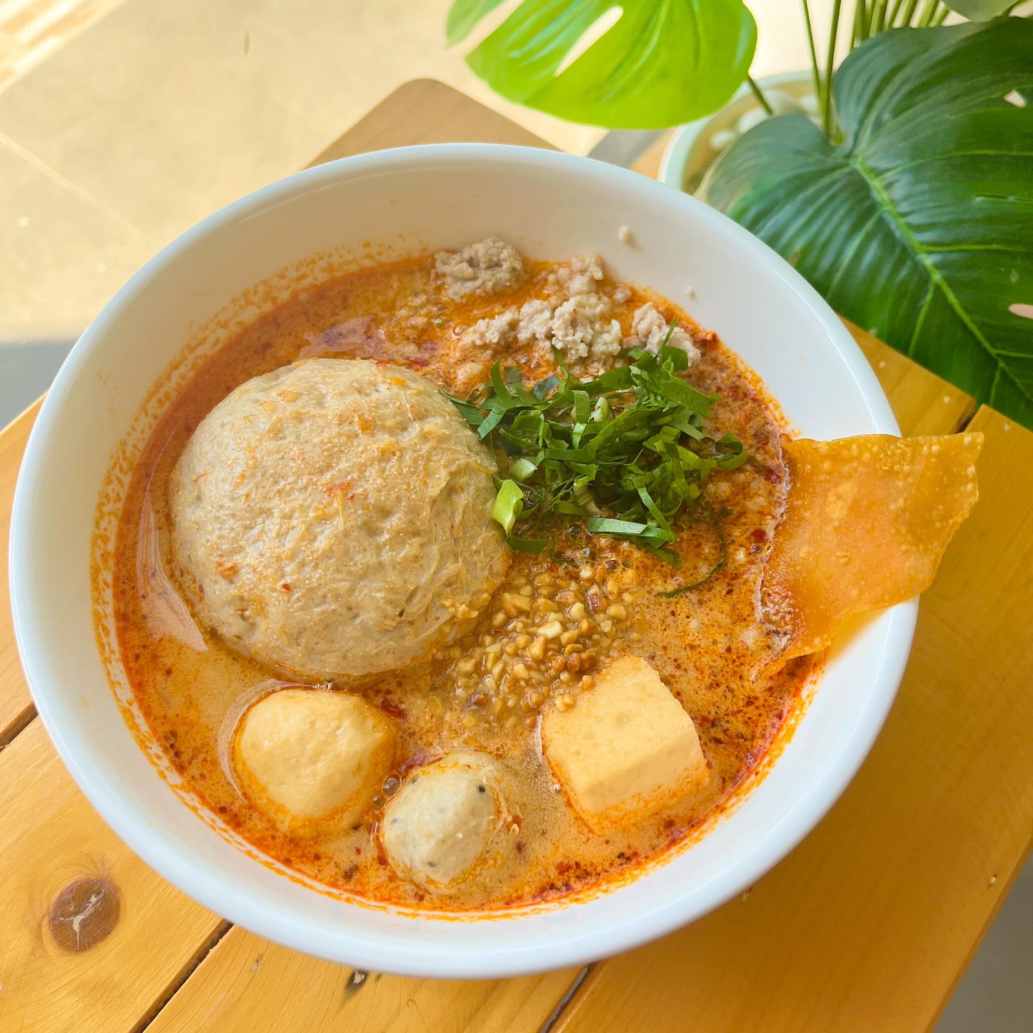 นิยมบุฟเฟ่ต์ ก๋วยเตี๋ยวไก่มะระ, ก๋วยเตี๋ยวเรือ จ้าวคุณ Jaokhun ปากน้ำ สมุทรปราการ, นายท่าน, เฮียปิงลูกชิ้นปลาหมึก, สำรวยก๋วยเตี๋ยวเนื้อ วัดอโศการาม, ก๋วยเตี๋ยวเรือเติมบุญ, ก๋วยเตี๋ยวปลื้ม เนื้อตุ๋น หมูตุ๋น, ก๋วยเตี๋ยวเนื้อ เจ๊หงษ์ แพรกษา, ก๋วยเตี๋ยวเป็ดเจ๊เต็ง, ต.รุ่งโรจน์ ลูกชิ้นปลา, เนื้อตุ๋น แม่ประคำ อร่อยที่สุดในโลก 24 ชม., เจ๊ลี ก๋วยเตี๋ยวเรืออยุธยา รสเด็ด, ติ๋มก๋วยเตี๋ยวเป็ด, ก๋วยเตี๋ยวลูกชิ้นยักษ์ - สะพานเขียว, ก๋วยเตี๋ยวดาวทอง, ก๋วยเตี๋ยวข้ามฟาก, สถานีรถไฟฟ้าทิพวัล-แบริ่งเก่า, ก๋วยเตี๋ยวเรือตรากบ ปั๊ม ปตท.สมจิตร, เจ๊ดา ก๋วยเตี๋ยวเป็ด ปากน้ำ