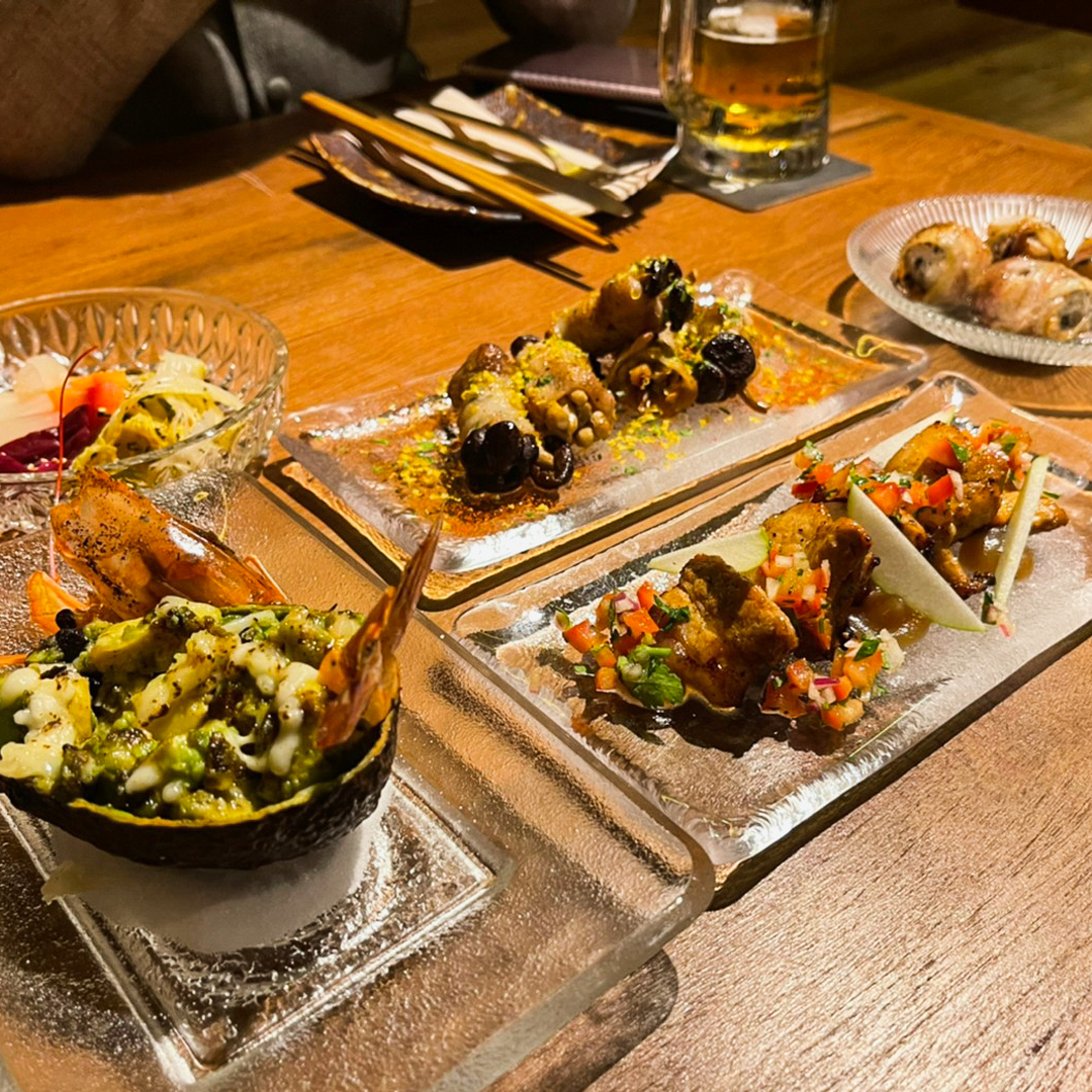 Seiniku-ten, Holic Mookata, Lucky’s Hungry AFR ข้าวผัดอเมริกัน, Fufu Shabu, สาขาอารีย์, Paknang.bkk, Shidon, ย่างเนย อารีย์, GuruGyuu, Suku Suku
