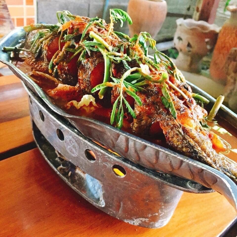 ร้านอ้นส้มตำปูม้า, ไผ่ขวาง, Zaab Station, เอมโอช by The Story, ครัวกางนา, คุ้มขวัญเจ้าเอย, ร้านบ้านเด, กุ่ยหมง, สวนอาหารเบญจรงค์ สุพรรณบุรี, ขัวะ, ลายน้ำ, มุมสบายครัวริมคลอง, ข้าวต้มโกเฑียร, นพรัตน์ ภัตตาคาร, กุ้งเป็น (เจ๊เน้ย), ขนาบน้ำสุพรรณบุรี and mellow, เรือนแพ (ครัวสุพรรณ) &amp; รีสอร์ท, ริมคลองเฮ้าส์, สุรชัยปลาเผา บึงไผ่แขก, Taiheiyo sushi suphanburi