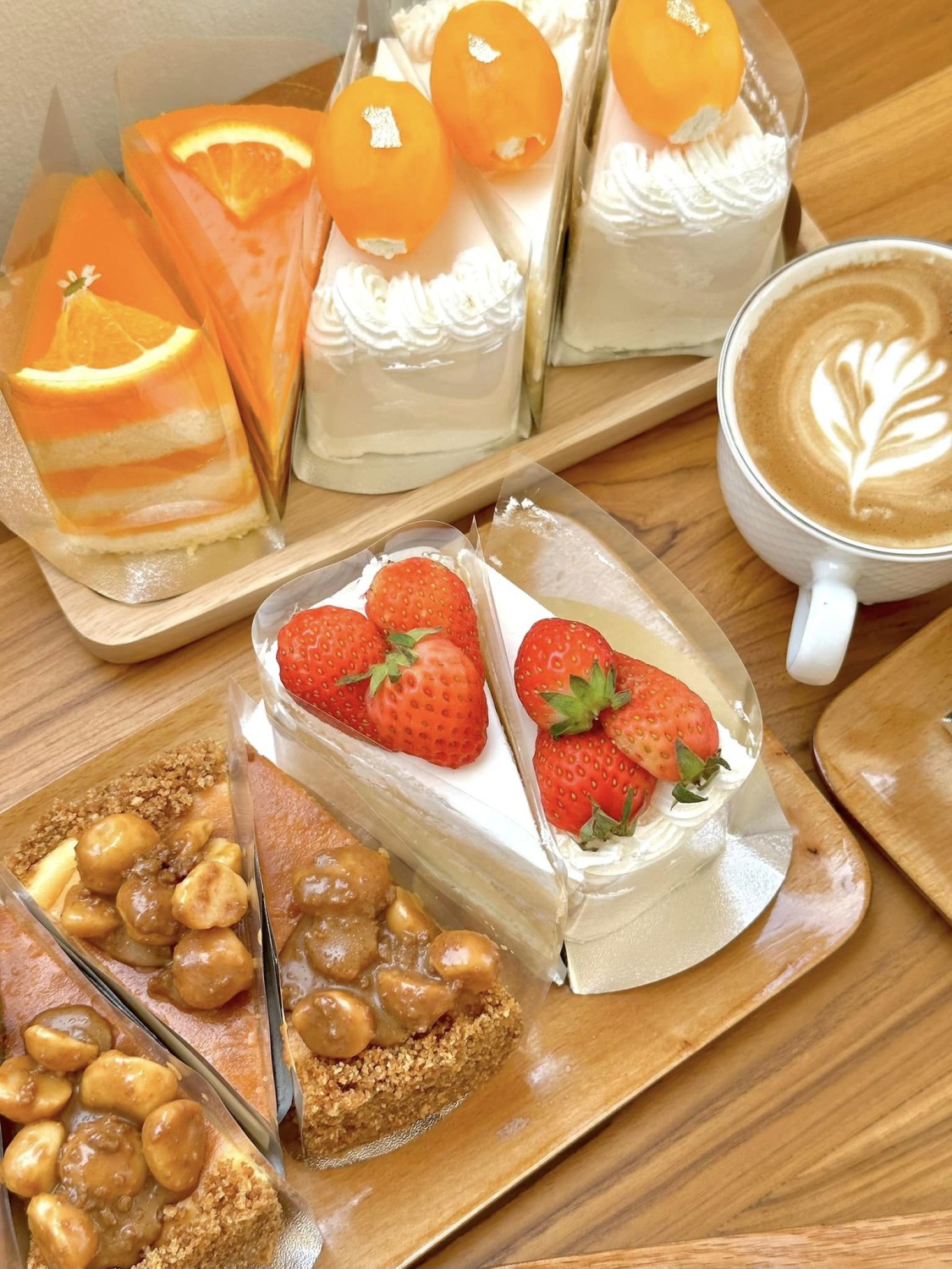 Ka-Num Home Cafe, mira cafe, สุขพอ-Sukpor, ลิ้มรส Limrot, RE - REST CAFE, BAMP : Beach &amp; Cafe, สุดา คาเฟ่ Suda Cafe", RAY CAFE, Top Seacret Beach Cafe, 25 Monday cafe', Tree House Cafe', Memory House Cafe HuaHin, B’day Cafe, 3pm cafe’, One &amp; Only Café, Bay Camp Cafe