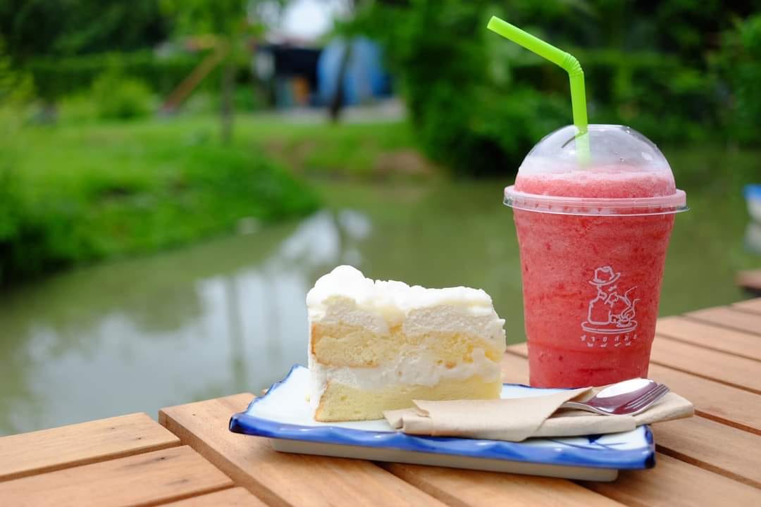 บ้านสวย ในสวน, Siam Brasserie , The Treehouse Nongchok, Natura Cafe, BaanNaiSuan Cafe&Yoga, Patom, Portobello & Désiré, ครัวบ้านสวนสุวรรณ, ร้านอาหารฐิตารีย์ สวนรถไฟ จตุจักร, บ้านสวน อบอวลรัก
