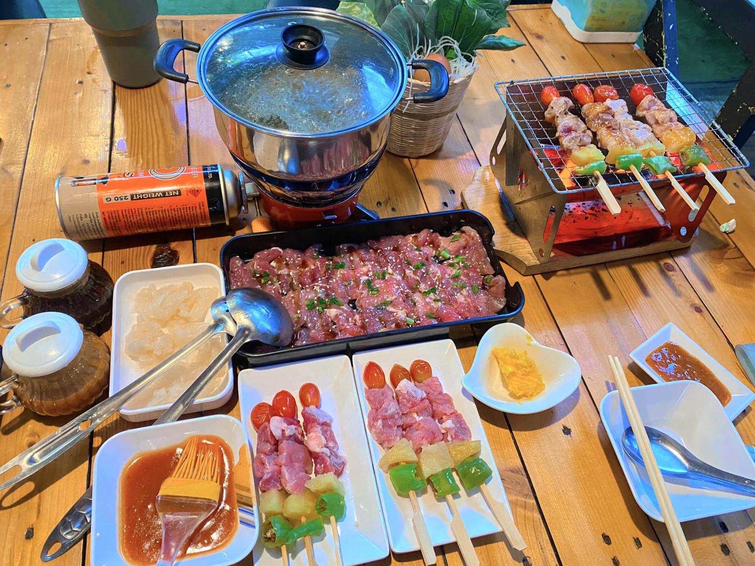 กอบัว, บ้านอาหารไทย, บ้านบัว, บ้านรั้วไม้ Cuisine & Cafe, ครัวหอมมันปู, ร้านไหน อุทยานหินเขางู ราชบุรี, สวนอาหาร รางตาล, Pakmud แซ่บหมูทะ, สาขาโพธาราม, ถึงพริกถึงขิง, มะม่วงคู่, เนื้อต้มบ้านสิงห์ เจ๊ติ๋ม, โกรกแดง, ชุมทางของอร่อย, Mainichi365, Octospider restaurant, Lim cafe Photaram, ครัวตะนาวศรี สวนผึ้ง ราชบุรี, อาตี๋โกปี๊, โอปอชิฟฟ่อนเค้ก, ก๋วยเตี๋ยวปลาแม่กลอง, ติ๋มเค้กมะพร้าวอ่อน, ก๋วยเตี๋ยวโบราณป้าฮวย, โอ่งข้าวโอ่งน้ำ, ครัวม่อนไข่ สวนผึ้ง ราชบุรี, ShabuDo