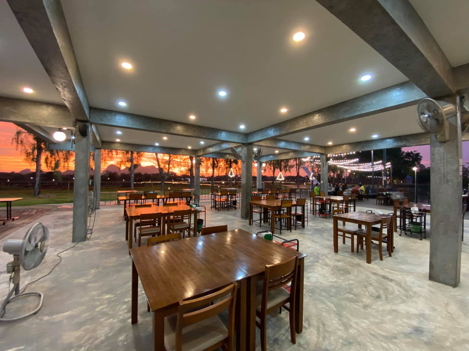 กอบัว, บ้านอาหารไทย, บ้านบัว, บ้านรั้วไม้ Cuisine & Cafe, ครัวหอมมันปู, ร้านไหน อุทยานหินเขางู ราชบุรี, สวนอาหาร รางตาล, Pakmud แซ่บหมูทะ, สาขาโพธาราม, ถึงพริกถึงขิง, มะม่วงคู่, เนื้อต้มบ้านสิงห์ เจ๊ติ๋ม, โกรกแดง, ชุมทางของอร่อย, Mainichi365, Octospider restaurant, Lim cafe Photaram, ครัวตะนาวศรี สวนผึ้ง ราชบุรี, อาตี๋โกปี๊, โอปอชิฟฟ่อนเค้ก, ก๋วยเตี๋ยวปลาแม่กลอง, ติ๋มเค้กมะพร้าวอ่อน, ก๋วยเตี๋ยวโบราณป้าฮวย, โอ่งข้าวโอ่งน้ำ, ครัวม่อนไข่ สวนผึ้ง ราชบุรี, ShabuDo
