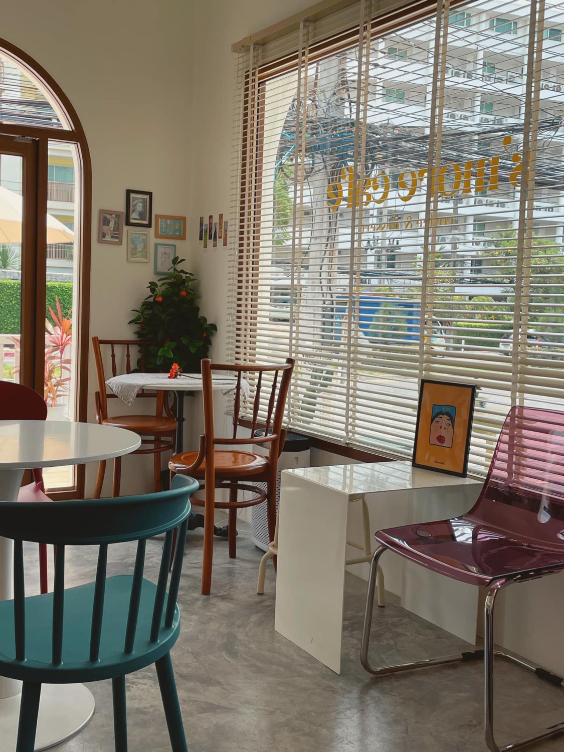 Air Space Hua Hin, ปลีกวิเวก คาเฟ่, After morning cafe, The Chocolate Factory HuaHin, DRIP RIM LAY, Top Seacret Beach Cafe, Molley coffee stand, RowHou8e Cafe' HuaHin106, 25 Monday cafe', S'more Cafe Huahin, Tree House Cafe', Wilaiwan Hua Hin