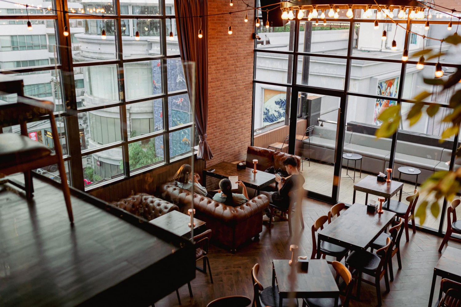Pachi Bangkok, AINU Bar, Beer Belly Bkk, Cardroom BKK, She Bar, Rabbit Hole, Ekamai Beer House, SOHO BKK, Thonglor Yokocho トンロー横丁, Nowhere (โนแวร์), Another Round, HEAP Cafe' &amp; Restaurant