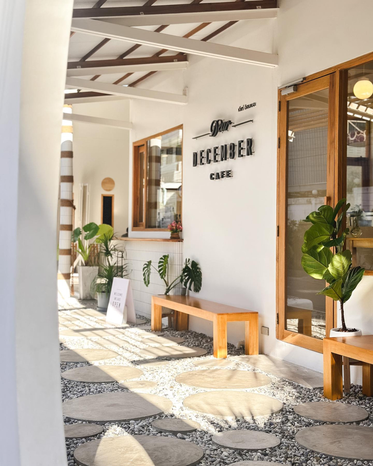 NANA Coffee Roasters, Mmc.bkk, FO SHO BRO, Dear December Cafe, The 66 Cottage, The Black Forest, Bougain Cafe & Crafts, La Mesa Coffee Co., Coffee Station, Gooseberry Coffee Bearing-Lasalle, OOOz.cafe , Shalala Cafe