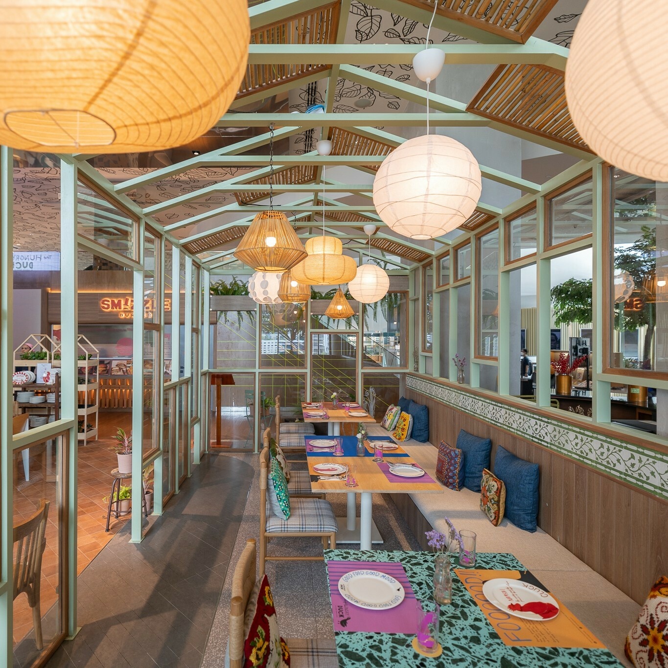 เฮือนขันโตก ขนมจีน บ้านน้ำพริก, Mira Cuisine, ถึงเจียงใหม่ คิทเช่น อาหารเหนือ, สบันงา, คุ้มขันโตก, ลำแต๊ๆ, หอมป้อมหอมเป, บ้านขันโตกฮาลาล