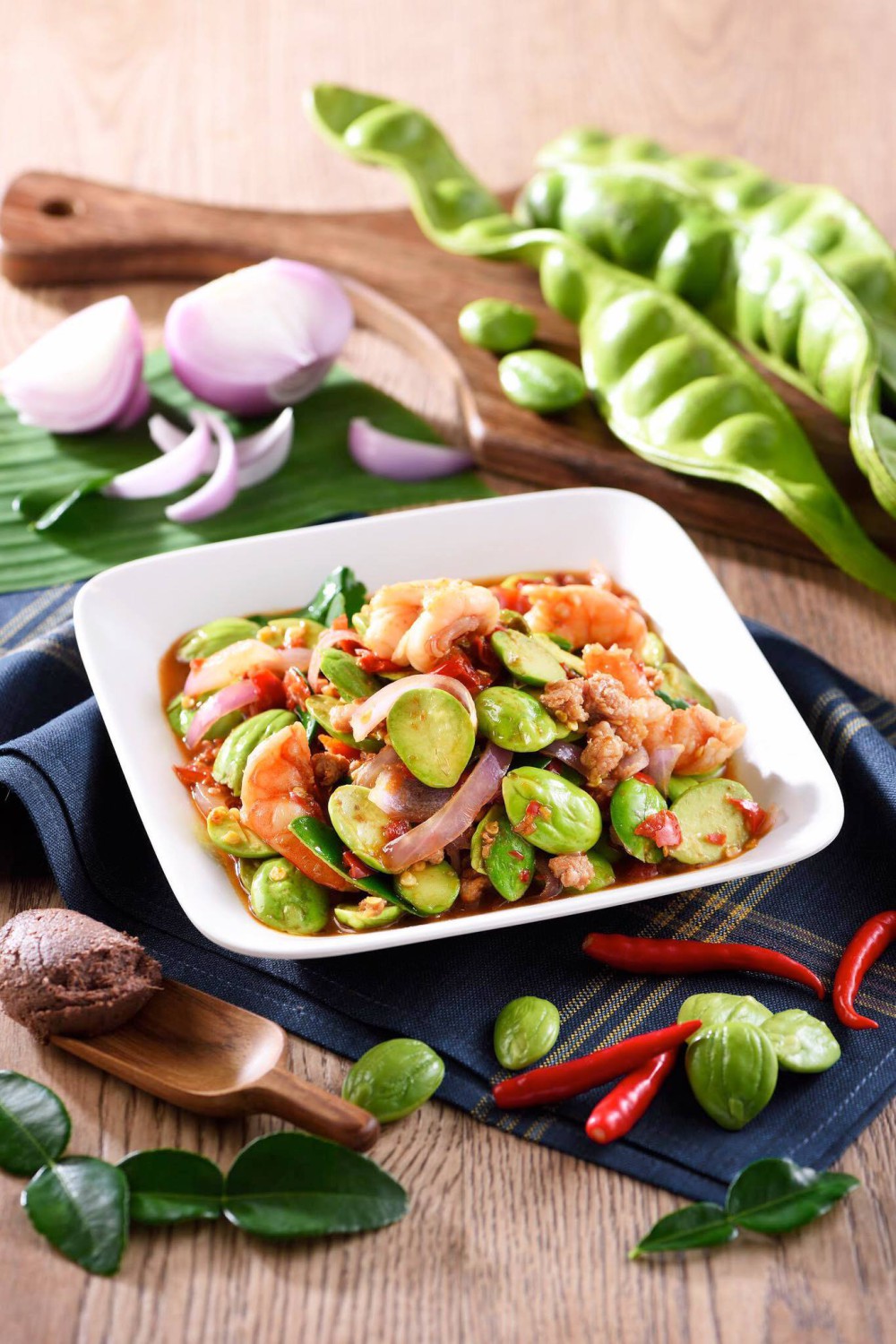 Anya Authentic Thai Cuisine, Kinu, สาขาเสาชิงช้า, ภูธรบาร์, ครัวอัปษร, สาขาถนนดินสอ, ขนมกุ๋ยช่ายเจ๊ต้อย, ตาชัยก๋วยเตี๋ยวสุโขทัย, โกปี๊เฮี้ยะไถ่กี่ ณ เสาชิงช้า, ไทยทำ เกาเหลาสมองหมู, จิต เตาถ่าน, ศิริพรโภชนา, มนต์ นมสด, เจ๊นี เผือกหิมะ, ลูกชิ้นหมูแพร่งนรา, นายอ้วนเย็นตาโฟเสาชิงช้า, สุขนิยม ขนมครกสิงคโปร์, ทิพย์สมัย ผัดไทยประตูผี, เช็งซิมอี๊ , สาขาเสาชิงช้า, Bite and Bond, ร้านติ่นฟง Tinn Feng, บรรพชน Bun Bar Chon, นมโจ เสาชิงช้า, ข้าวหมูแดงนายชุน