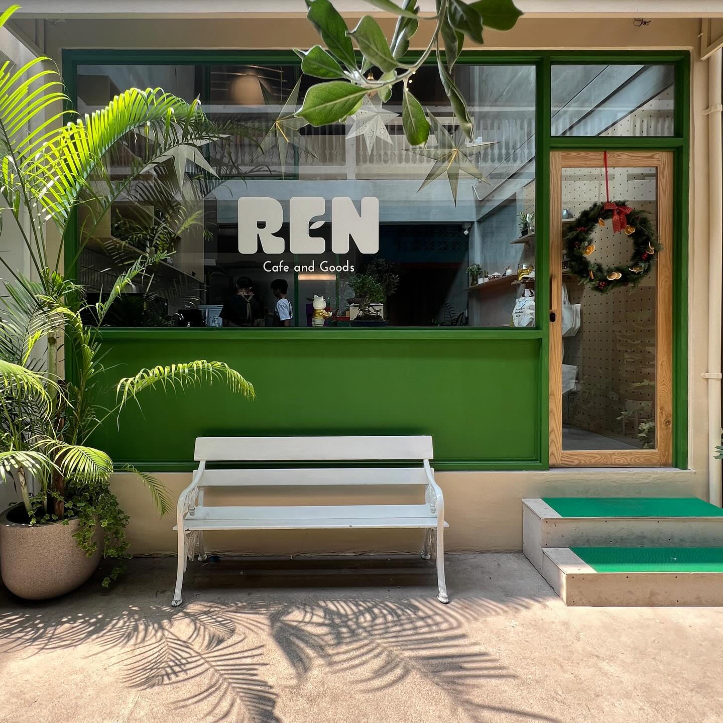 ประจักษ์, REN Cafe and Goods, Tostato Charoen Krung, ตั้งใจย่าง, Sarnies Bangkok, HĒIJīi Bangkok, เล่าสี่ เกาเหลาเลือดหมู, Henryfry, ทับทิมกรอบ หน้าวัดสุทธิ, ลูกชิ้นปลาเจ้าหลง, Baan Phadthai, เชอร์รี่ เย็นตาโฟ, ร้านเหรียญทอง เจริญกรุง 23, ก๋วยเตี๋ยวหลอดเจ๊ใหญ่, ฮ้งลูกชิ้นปลาเยาวราช