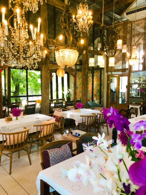 บ้านพระยาสุเรนทร์, The Riverside Restaurant Lampang, อร่อยบาทเดียว, ฮอมครัวเมือง, บะหมี่โกจือ ข้างไปรษณีย์ลำปาง, ข้าวซอยป้าบุญ ลำปาง, ข้าวมันไก่ห้าแยก, ก๋วยเตี๋ยวบ้านดง ลำปาง, ข้าวซอยอิสลาม ลำปางหนา