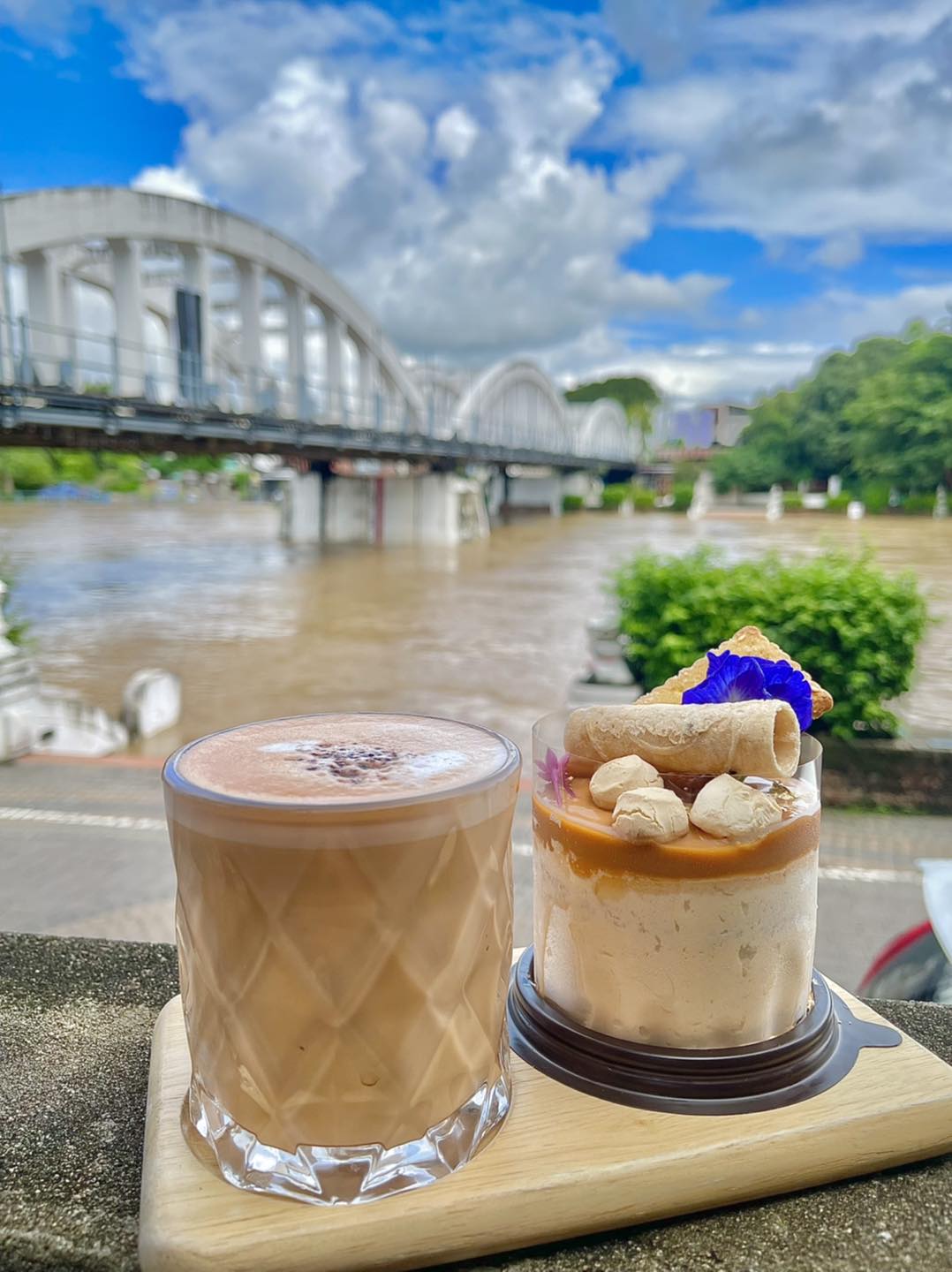 Mixirista Lampang, TIN’N, Wooden House Cafe', Karpenter cafe&amp;bake, Secret Garden Cafe, บ้านนอกคาเฟ่, Kin Cafe' Lampang, ณ หิรัญ คาเฟ่, Himwang Café, ไอหย๋า ปังนม, Dezato Cafe, อาร์มแชร์ คาเฟ่, โก๋กาแฟ ธรรมดาเป็นพิเศษ, Nalalin Home Cafe-Lampang, NOP Cafe&amp;Bistro, ก๋างต้ง, Moungngwezin