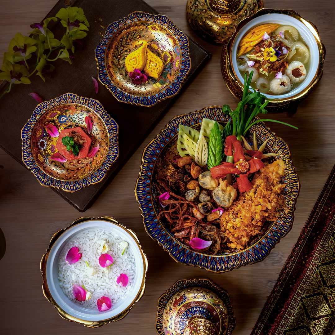 NARA Thai Cuisine, ธธดา TH•TH•DAH, Marie Guimar, อรุณ, Phuket Town Restaurant, บ้านรับรอง, ต้นเครื่อง, Ruen Noppagao - ร้านอาหารเรือนนพเก้า, บ้านไอซ์, กลางซอย, อ้อยหวาน, Simmer by Praha , Ther Dining & Bar, Na Bowon ณ บวร, คุณเอียดชาววัง & ANYA Cafe', Supanniga Eating Room, สาขาท่าเตียน