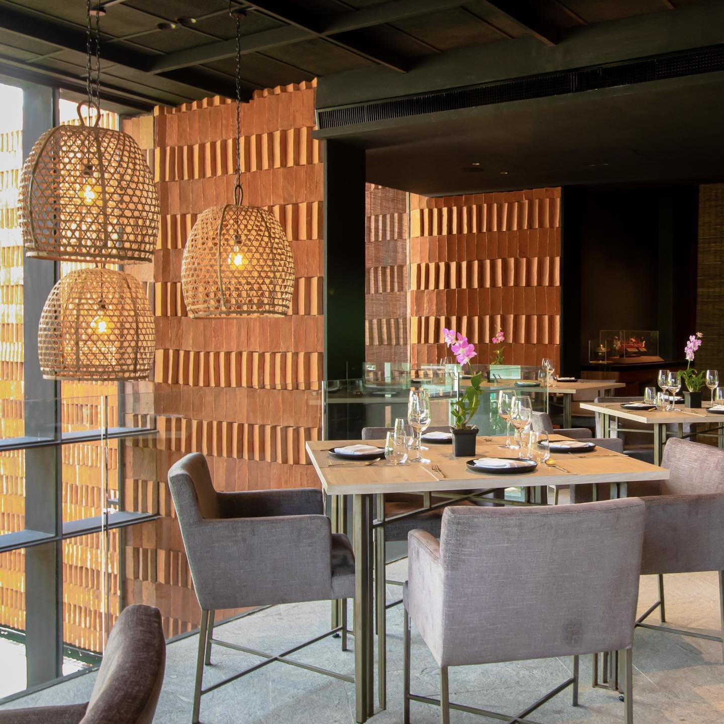 NARA Thai Cuisine, ธธดา TH•TH•DAH, Marie Guimar, อรุณ, Phuket Town Restaurant, บ้านรับรอง, ต้นเครื่อง, Ruen Noppagao - ร้านอาหารเรือนนพเก้า, บ้านไอซ์, กลางซอย, อ้อยหวาน, Simmer by Praha , Ther Dining & Bar, Na Bowon ณ บวร, คุณเอียดชาววัง & ANYA Cafe', Supanniga Eating Room, สาขาท่าเตียน