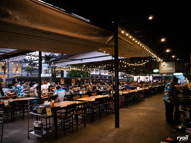Baan suki, Y.O.U หมูกระทะ, JJANG restaurant and BBQ, ฮ่องเต้ สุกี้-ปิ้งย่าง บุฟเฟ่ต์, สุกี้ตี๋น้อย, สาขาเลียบด่วนเอกมัยรามอินทรา, BestBeef, ปิ้ง-ย่างเทวดา, Happy Suki, 18 มงกุฎ สุกี้-ชาบู, สุกี้ดารา, อร่อยติ่มซำ สุกี้สไตล์ฮ่องกง