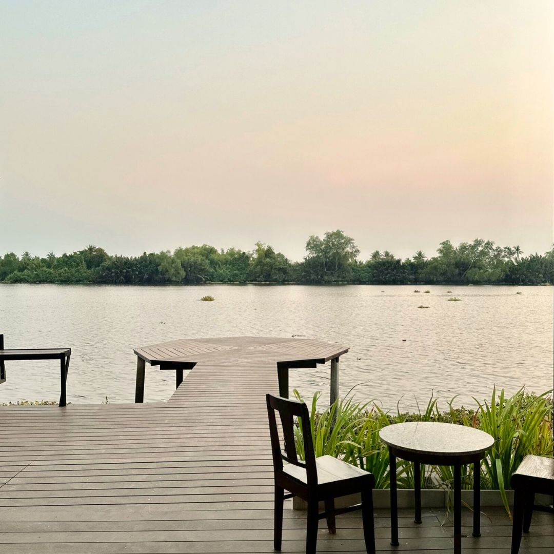 Unplan, ma na cafe', ปลาชุม : Plachum Café & Bistro, Nava House Café - นาวา เฮ้าส์ คาเฟ่, Coffee 123, FarmVille Chachoengsao, บ้านพระจันทร์เวียน, กรีนวิลล์ ผักสลัดเสิร์ฟจากฟาร์ม , D•presso cafe, Baan Melon Desert, Red Cat Cafe ตลาดบ้านใหม่, Lifehouse Cafe & Kitchen, T13 Café